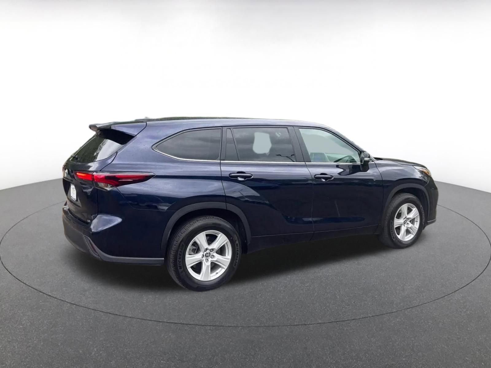 Thumbnail: 2025 Toyota Highlander - 14