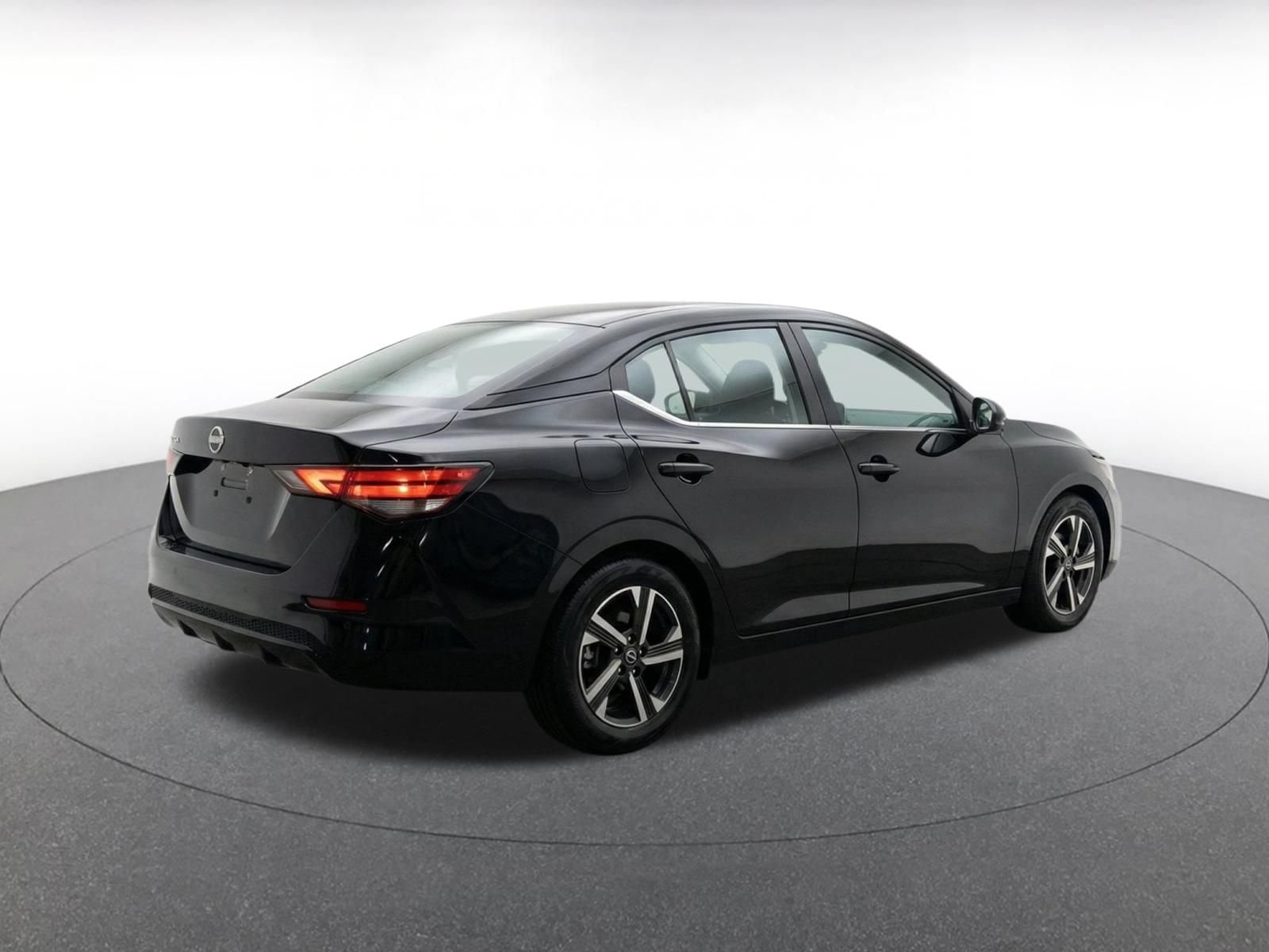 Thumbnail: 2025 Nissan Sentra - 10