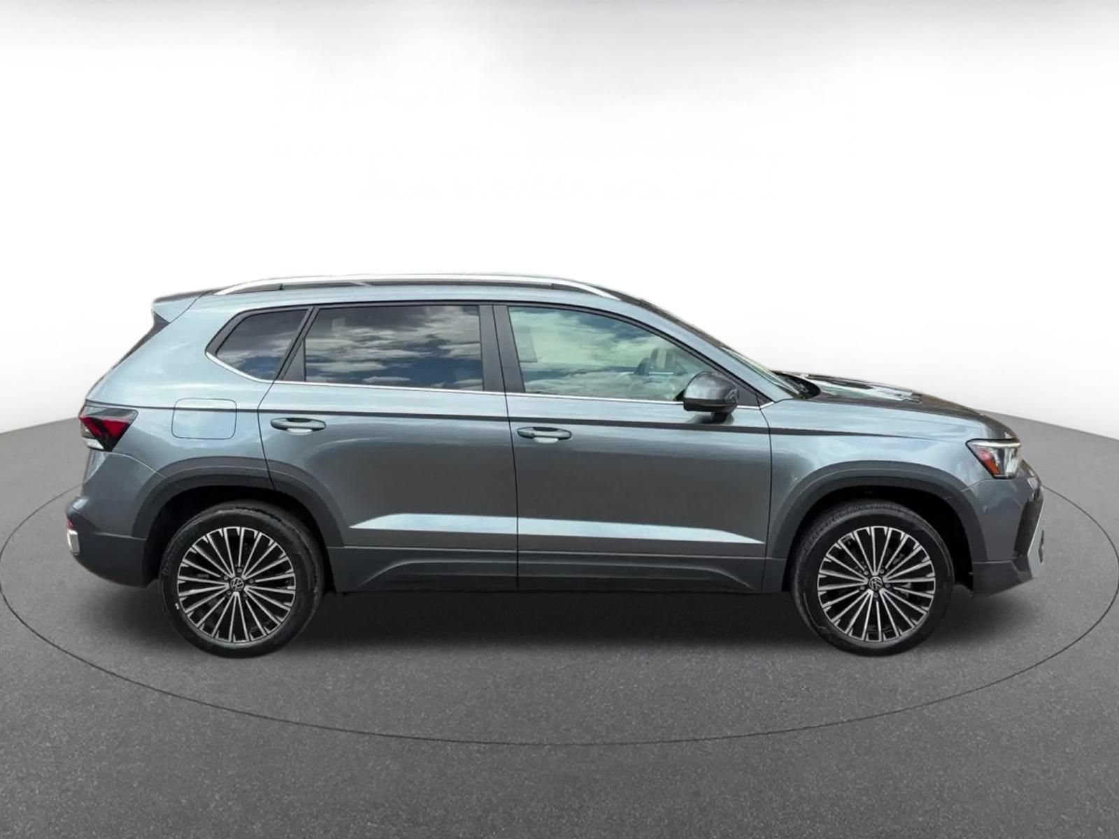 Thumbnail: 2025 Volkswagen Taos - 13