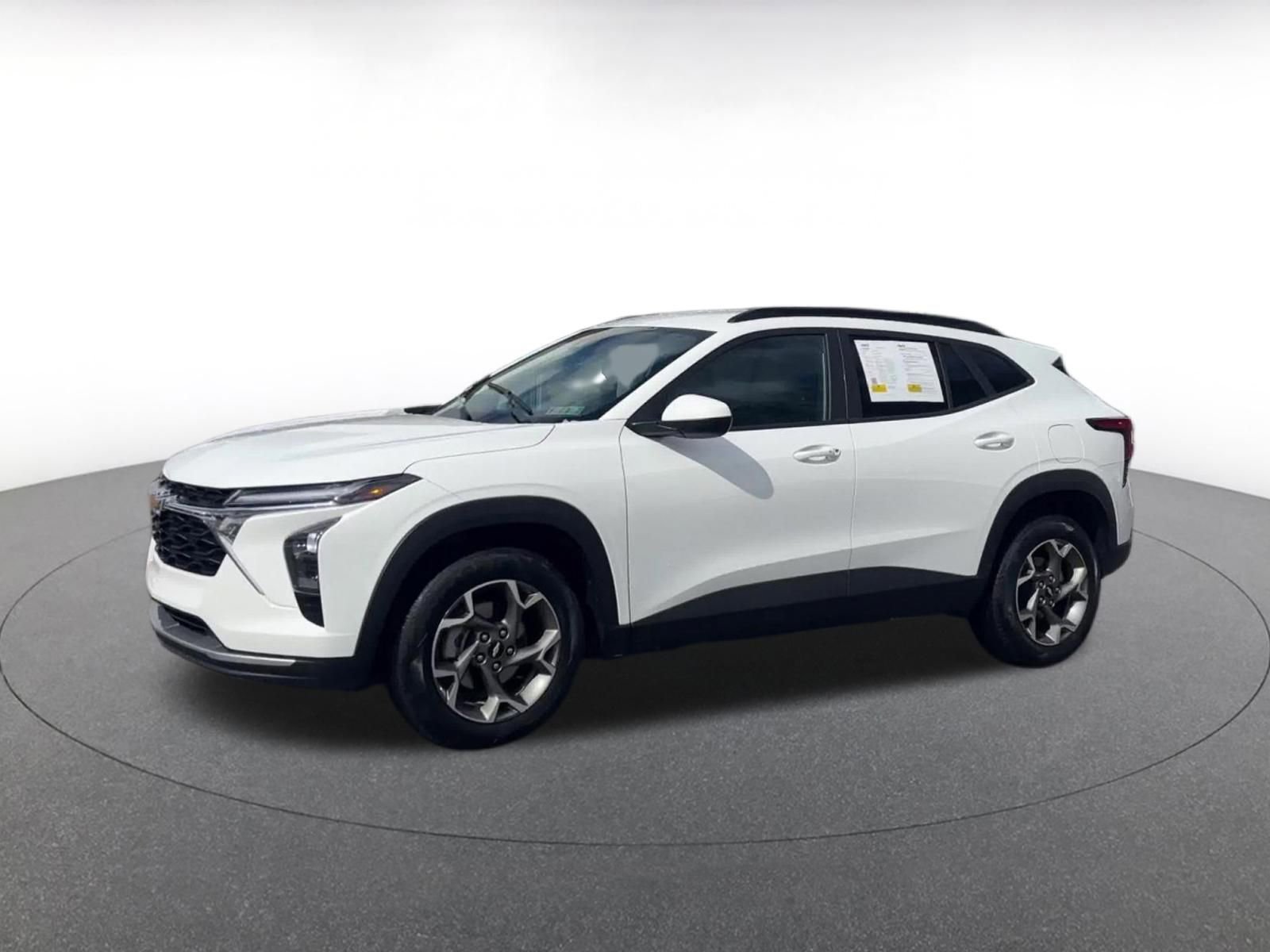 Thumbnail: 2025 Chevrolet Trax - 8