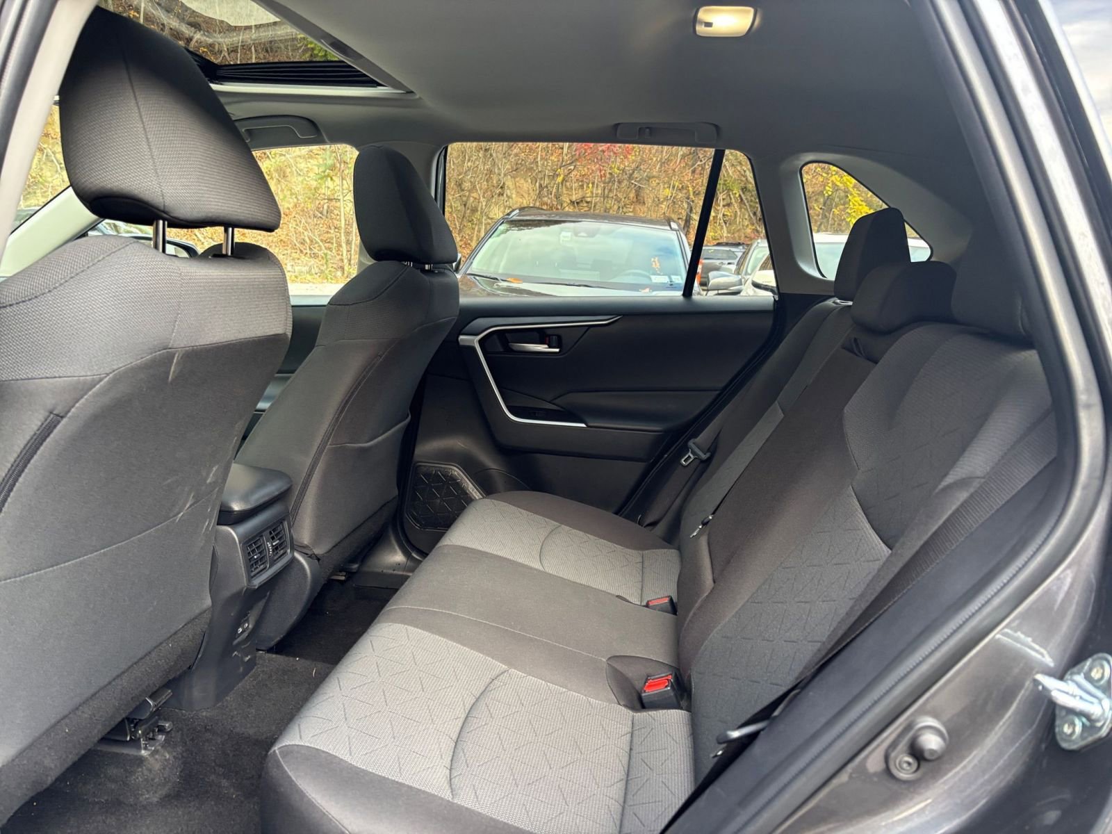 Thumbnail: 2025 Toyota RAV4 - 25