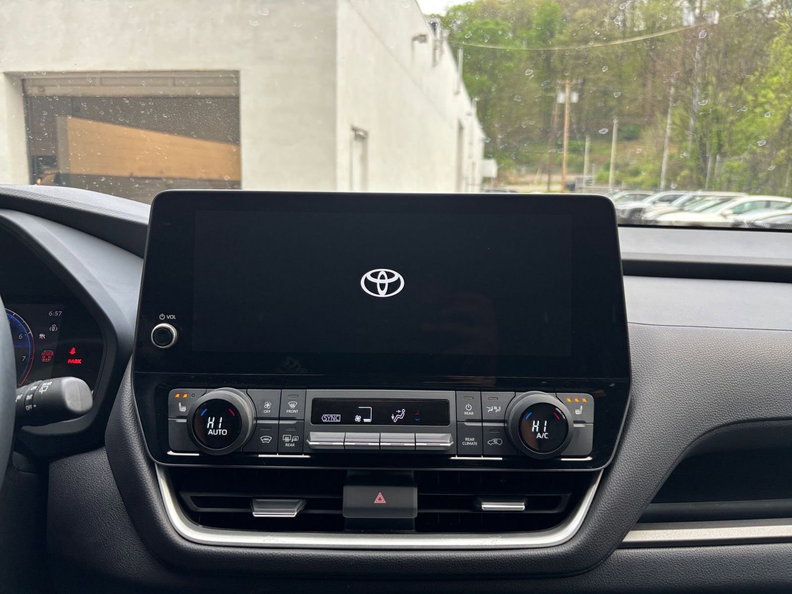 Thumbnail: 2025 Toyota Grand Highlander - 17