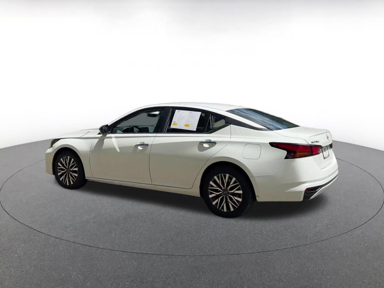 Thumbnail: 2025 Nissan Altima - 10