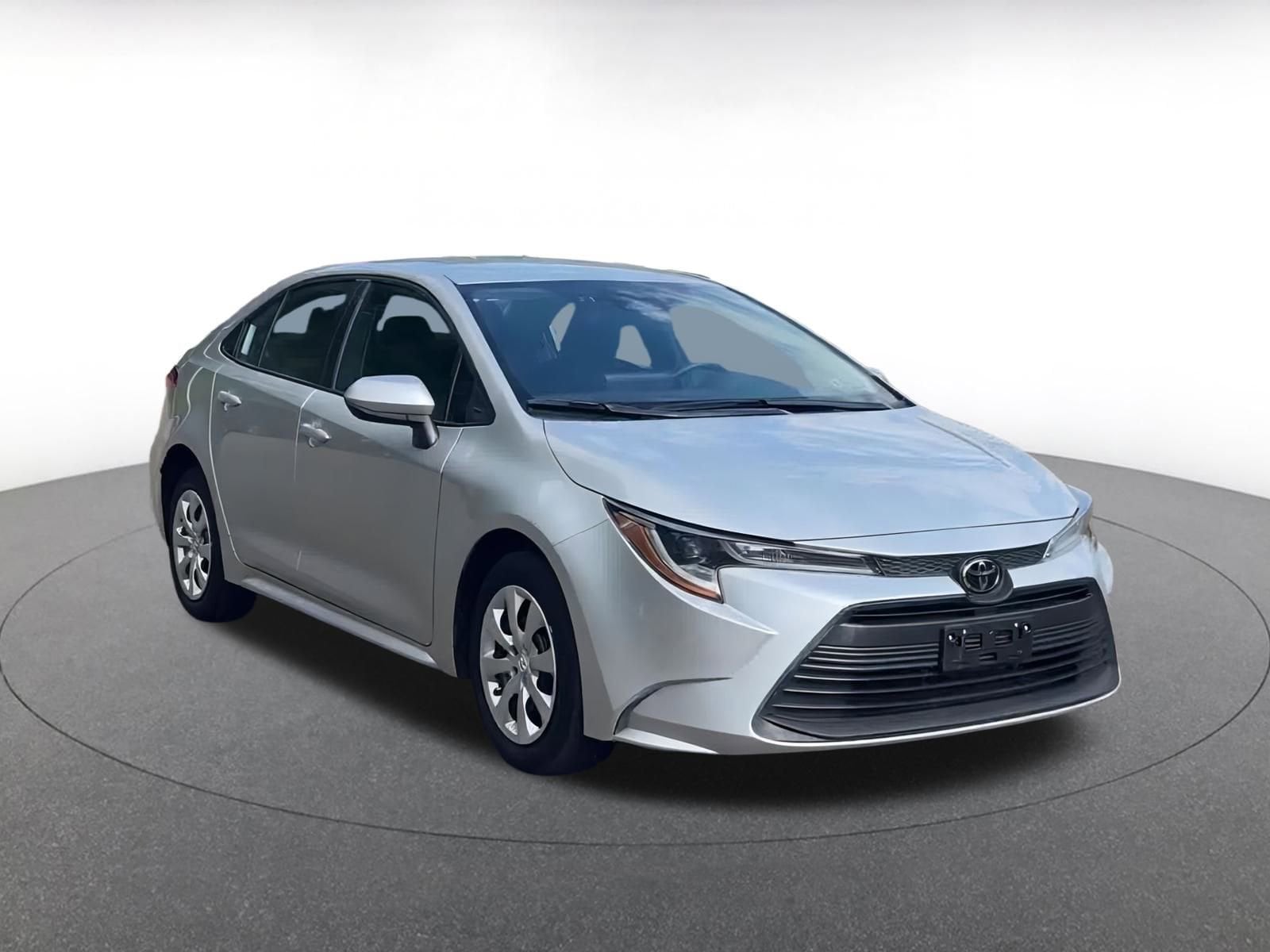Thumbnail: 2024 Toyota Corolla - 3