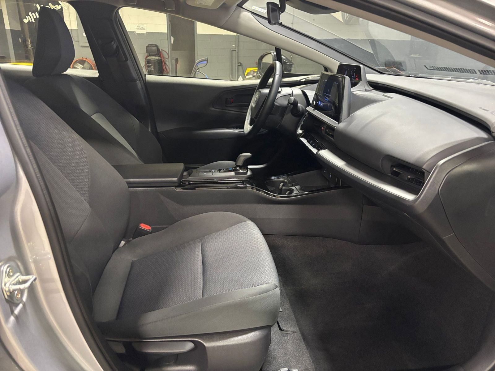 Thumbnail: 2025 Toyota Prius - 24