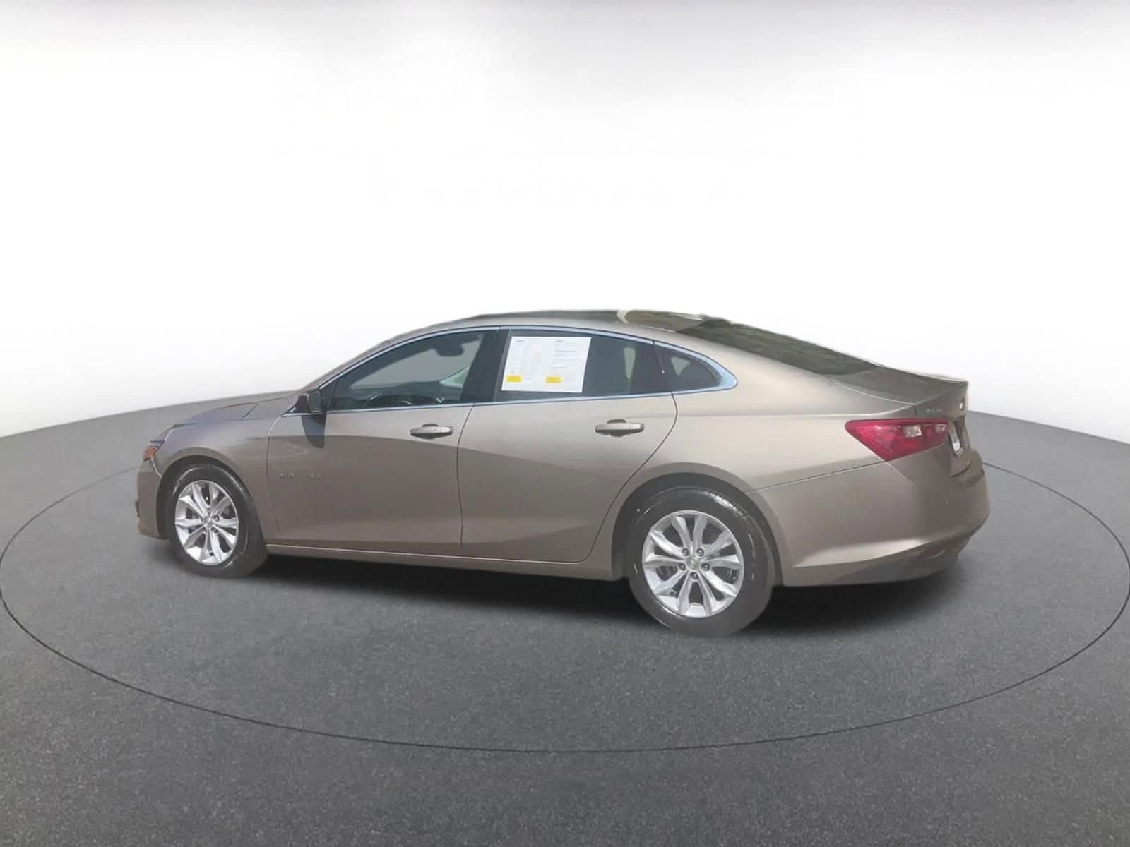 Thumbnail: 2023 Chevrolet Malibu - 10