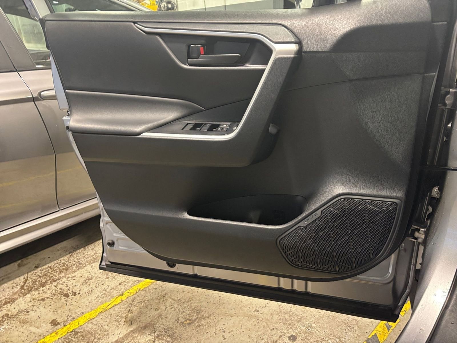 Thumbnail: 2025 Toyota RAV4 - 20