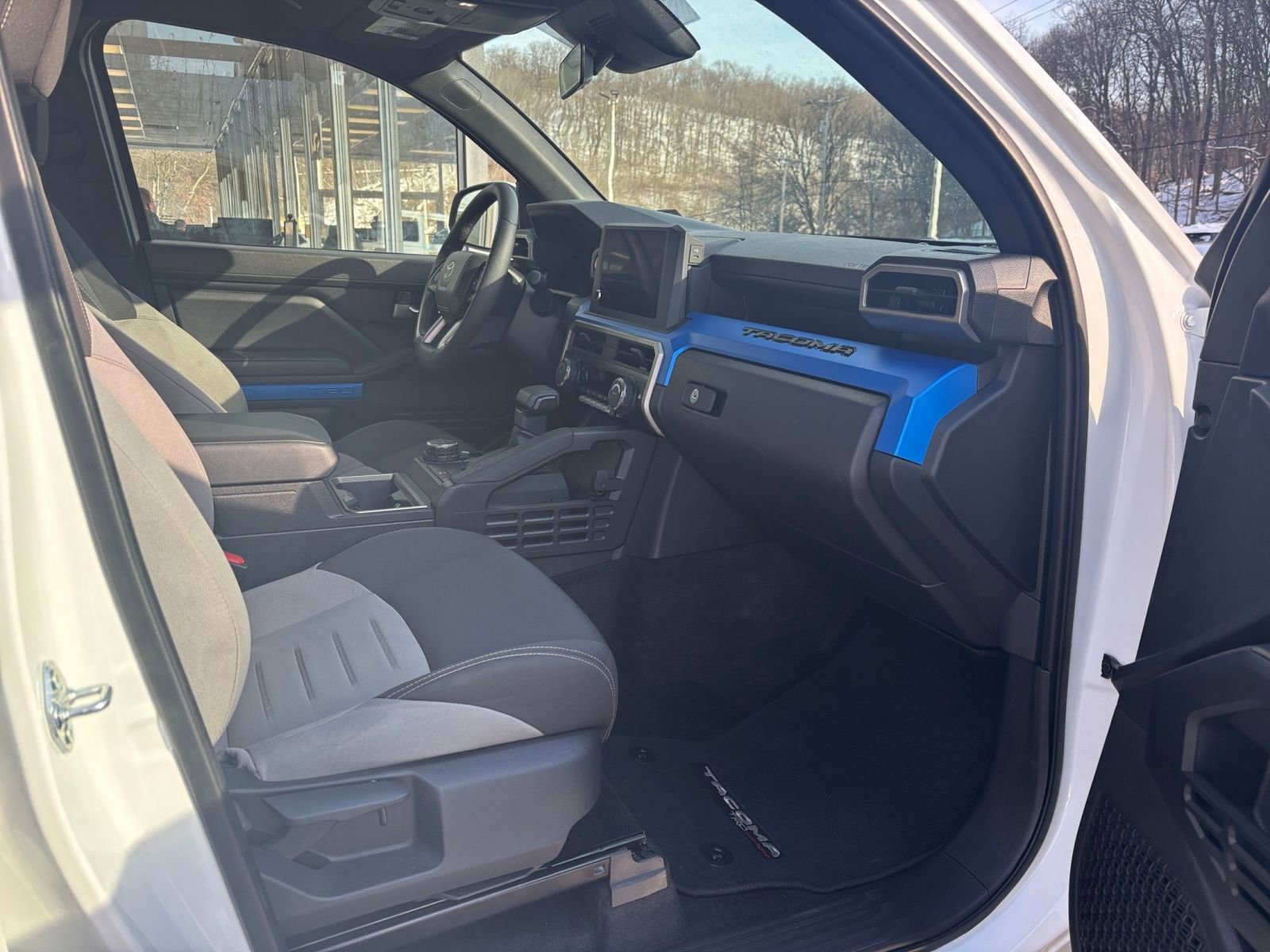 Thumbnail: 2025 Toyota Tacoma - 25