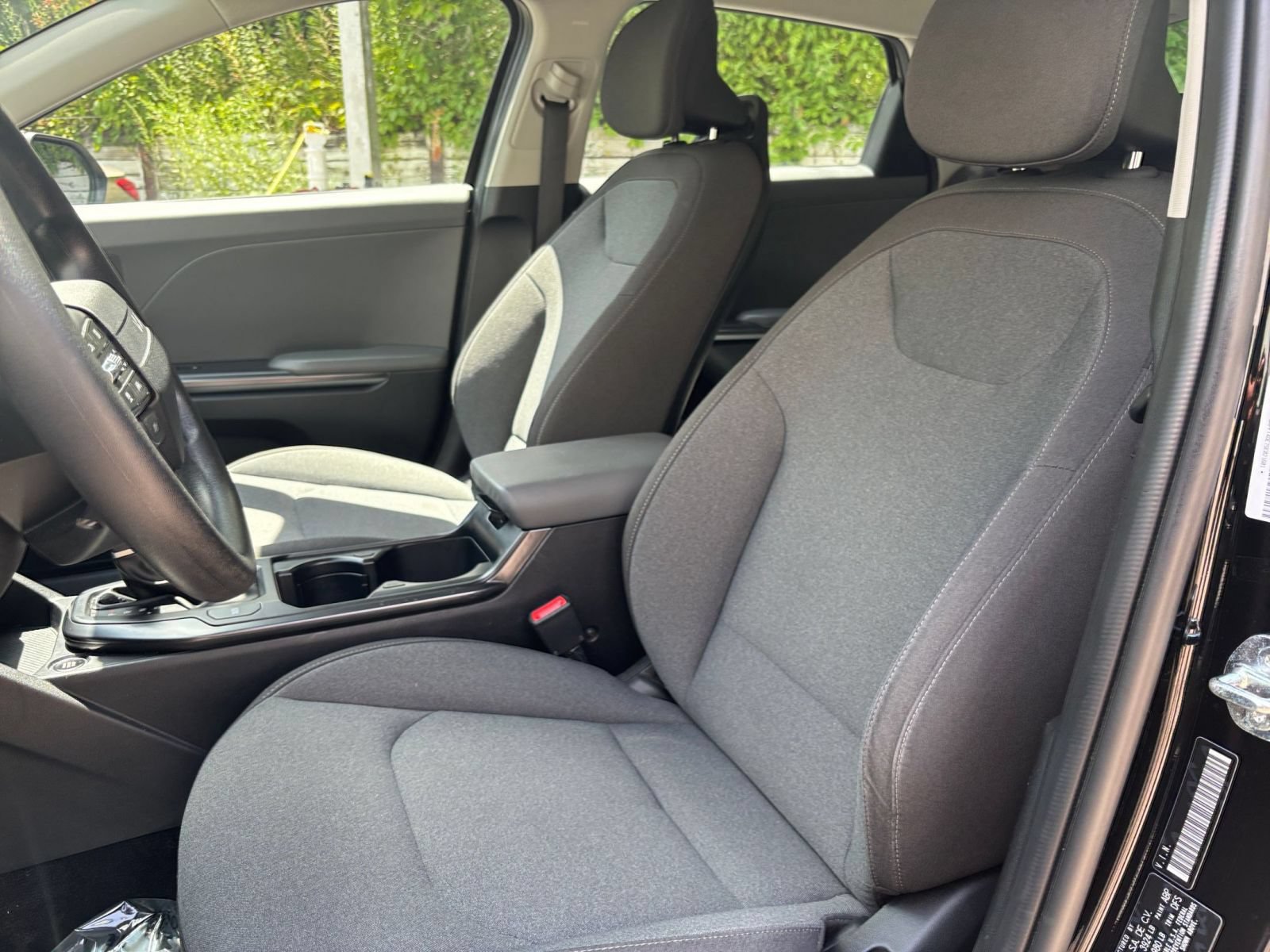 2025 Kia K4 LXS - Photo 35