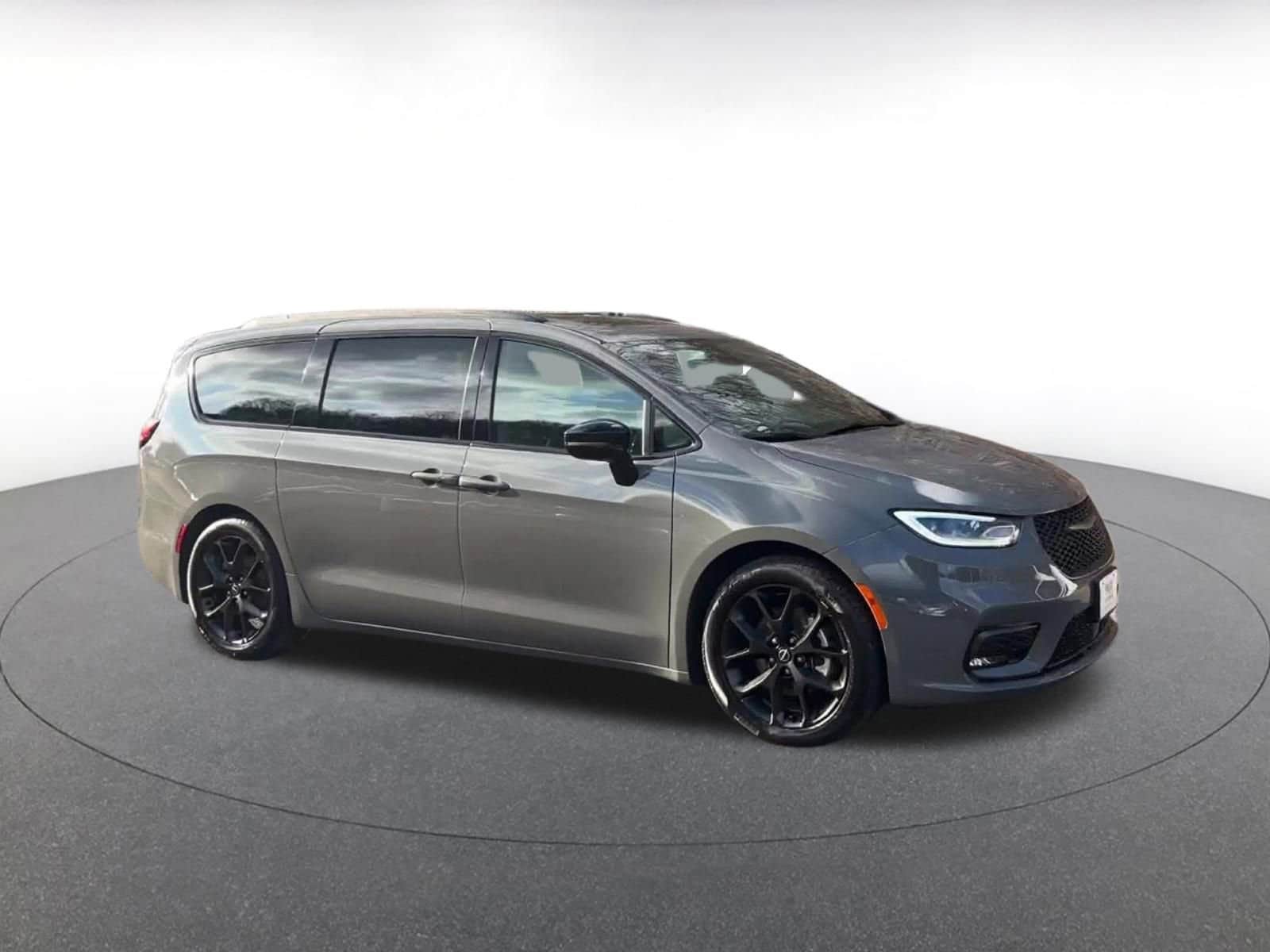 Thumbnail: 2025 Chrysler Pacifica - 2