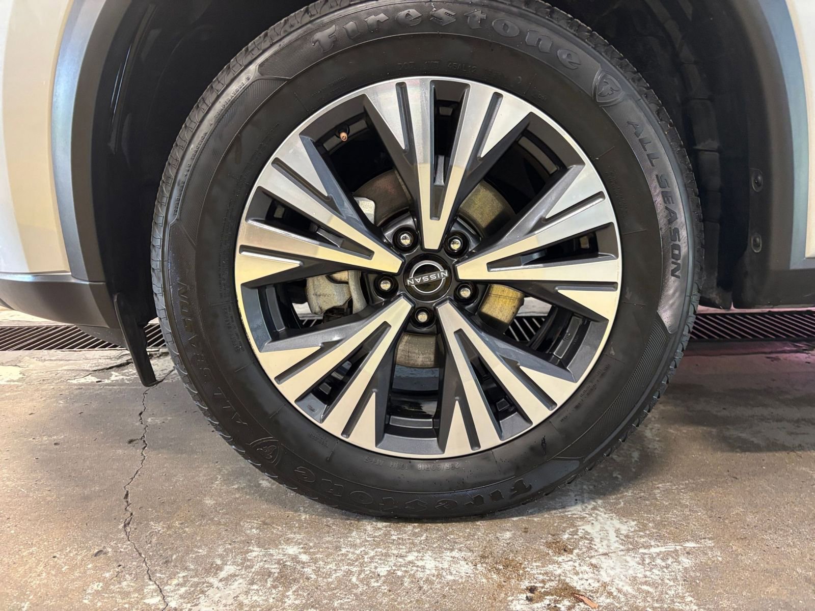 Thumbnail: 2023 Nissan Rogue - 30