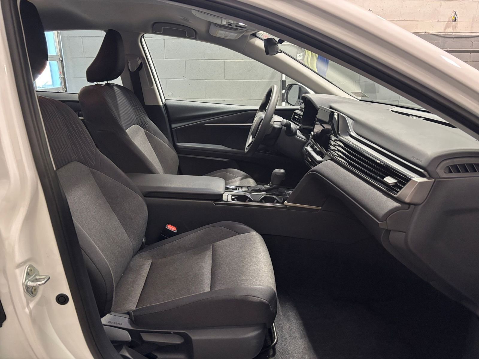 Thumbnail: 2025 Toyota Camry - 25