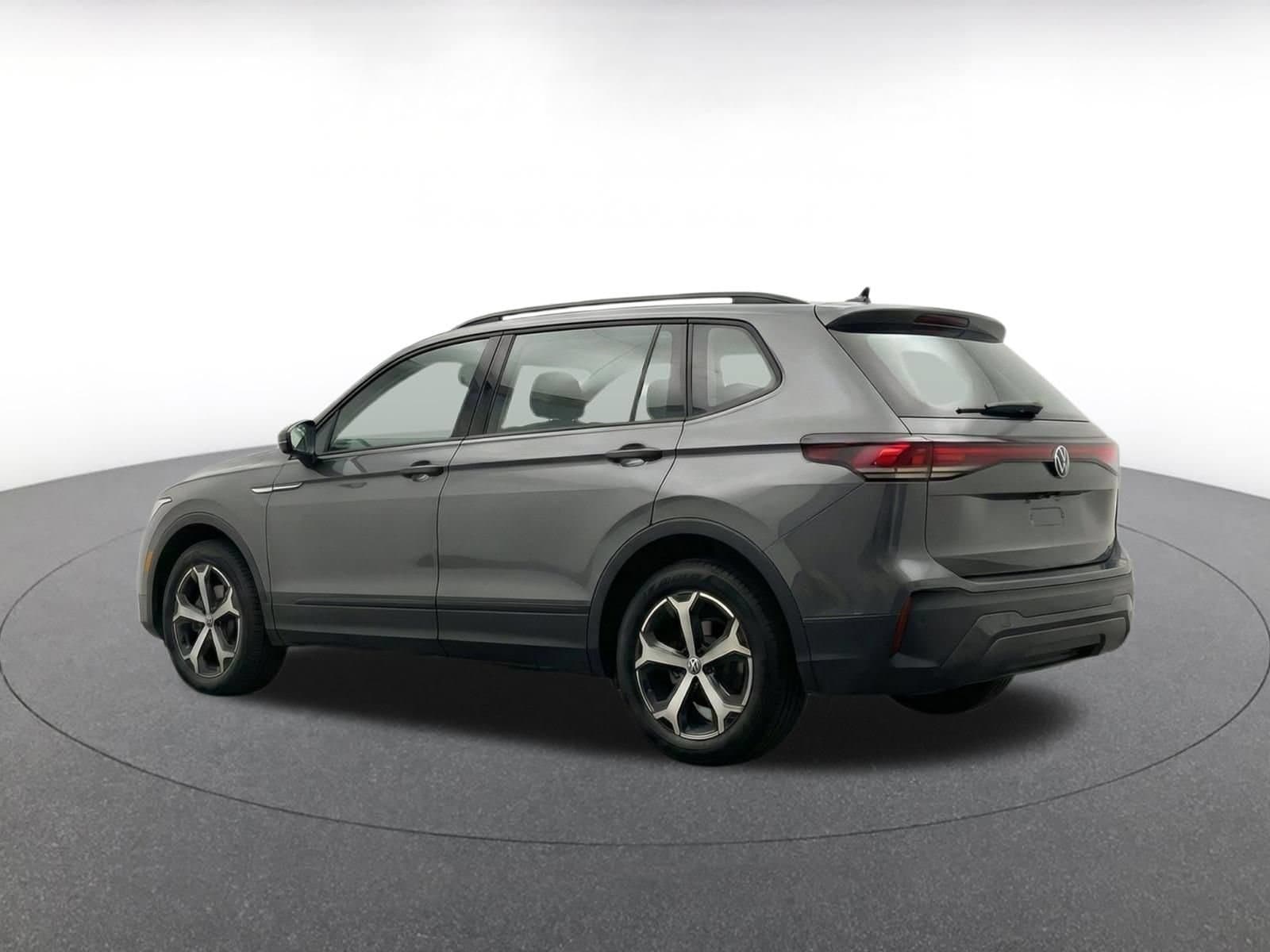 Thumbnail: 2026 Volkswagen Tiguan - 5