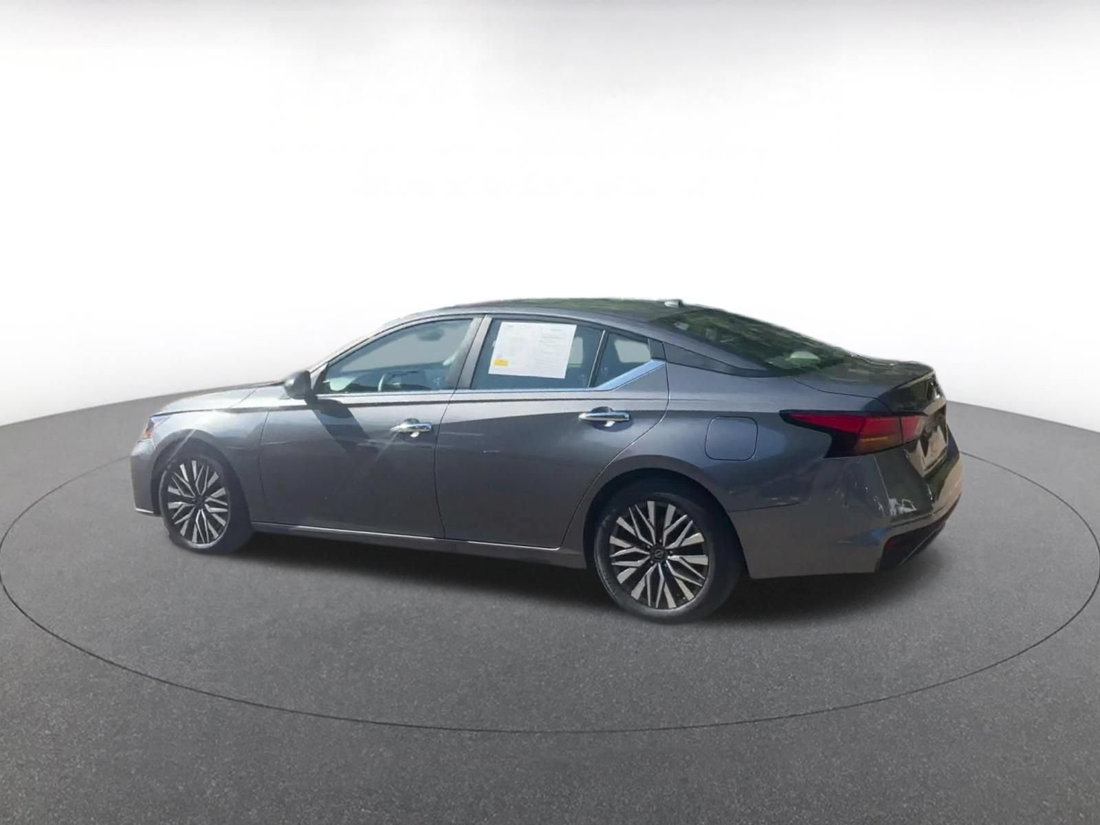 Thumbnail: 2025 Nissan Altima - 9