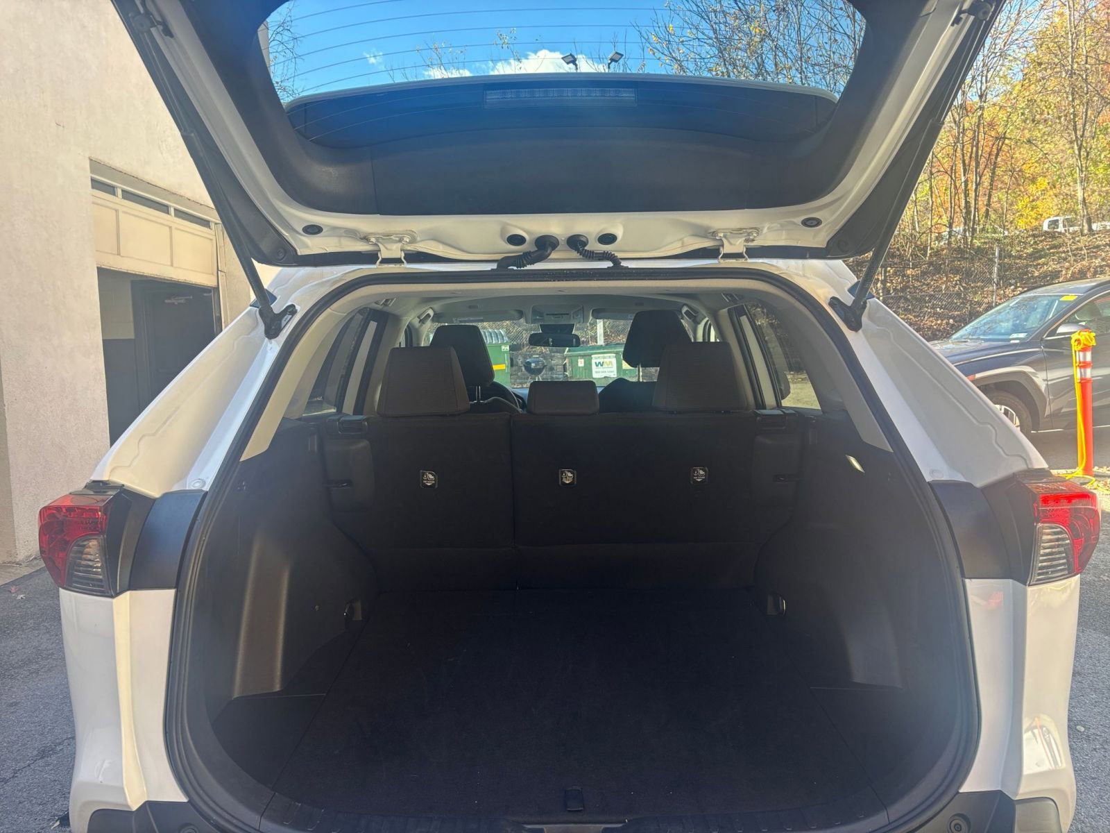 Thumbnail: 2025 Toyota RAV4 - 30