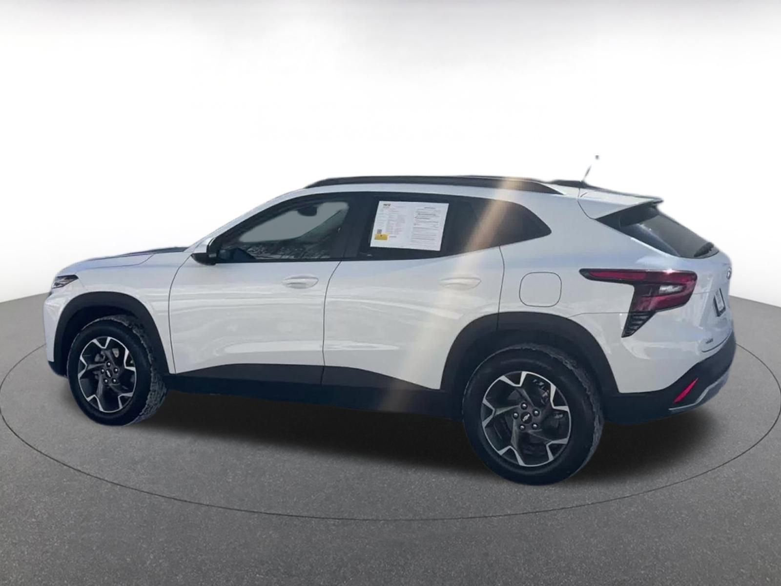 Thumbnail: 2025 Chevrolet Trax - 10