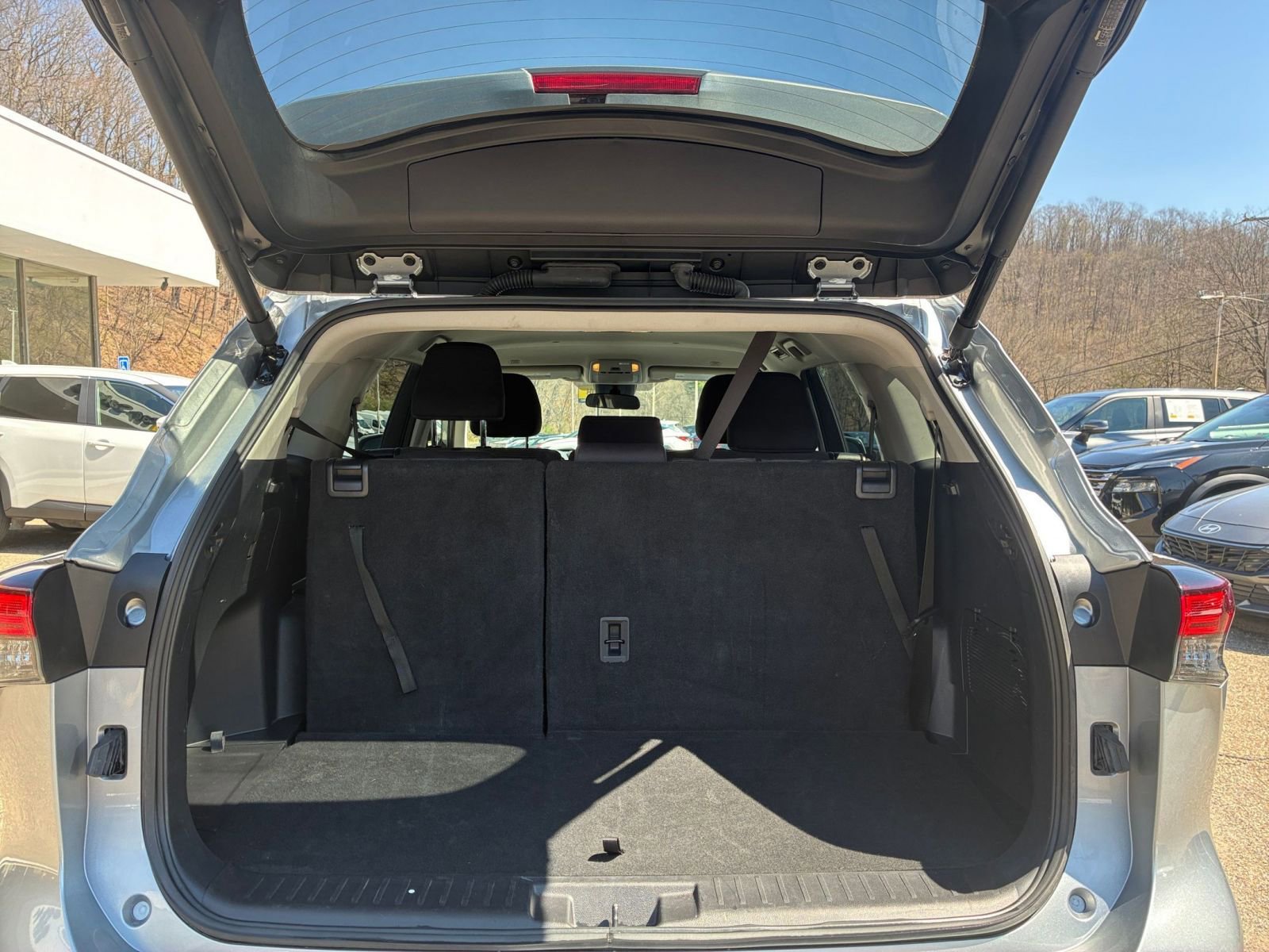 Thumbnail: 2025 Toyota Highlander - 35