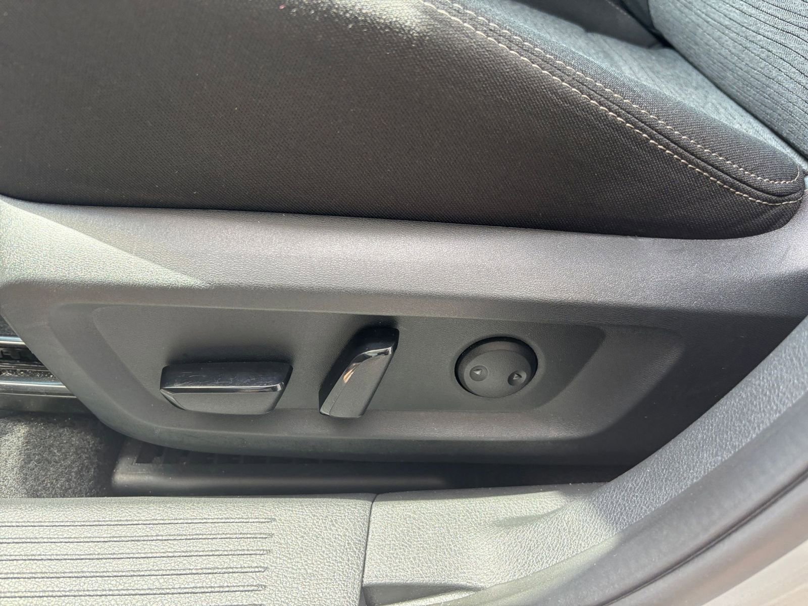 Thumbnail: 2023 Nissan Rogue - 23