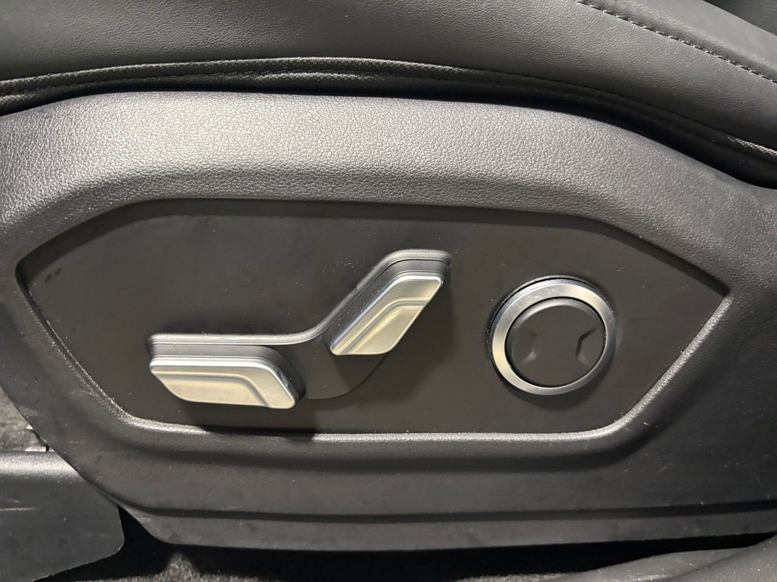 Thumbnail: 2025 Hyundai Santa Fe - 24