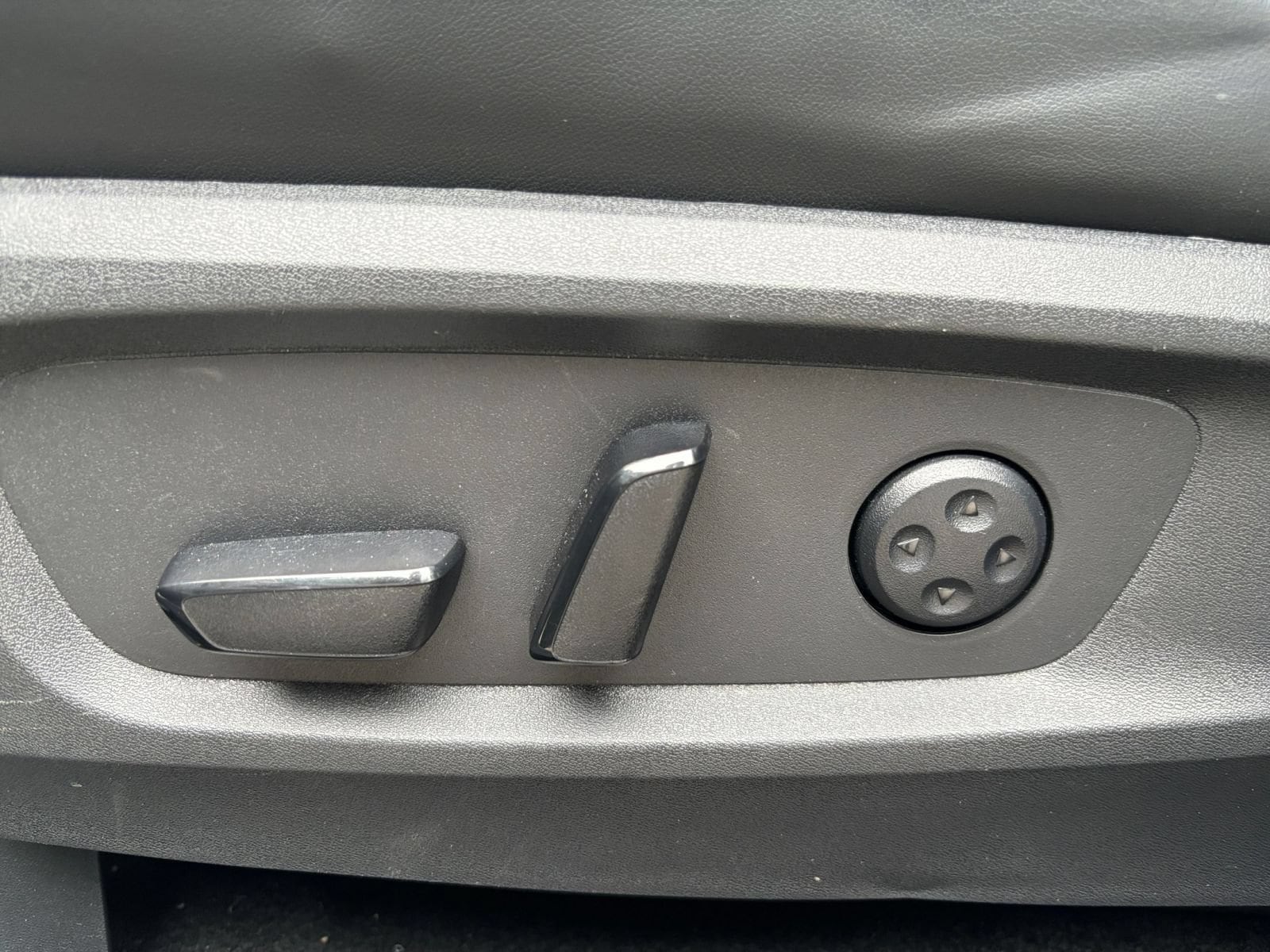 Thumbnail: 2026 INFINITI QX60 - 23