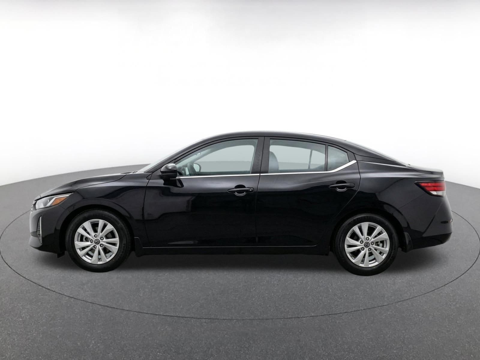 Thumbnail: 2025 Nissan Sentra - 4