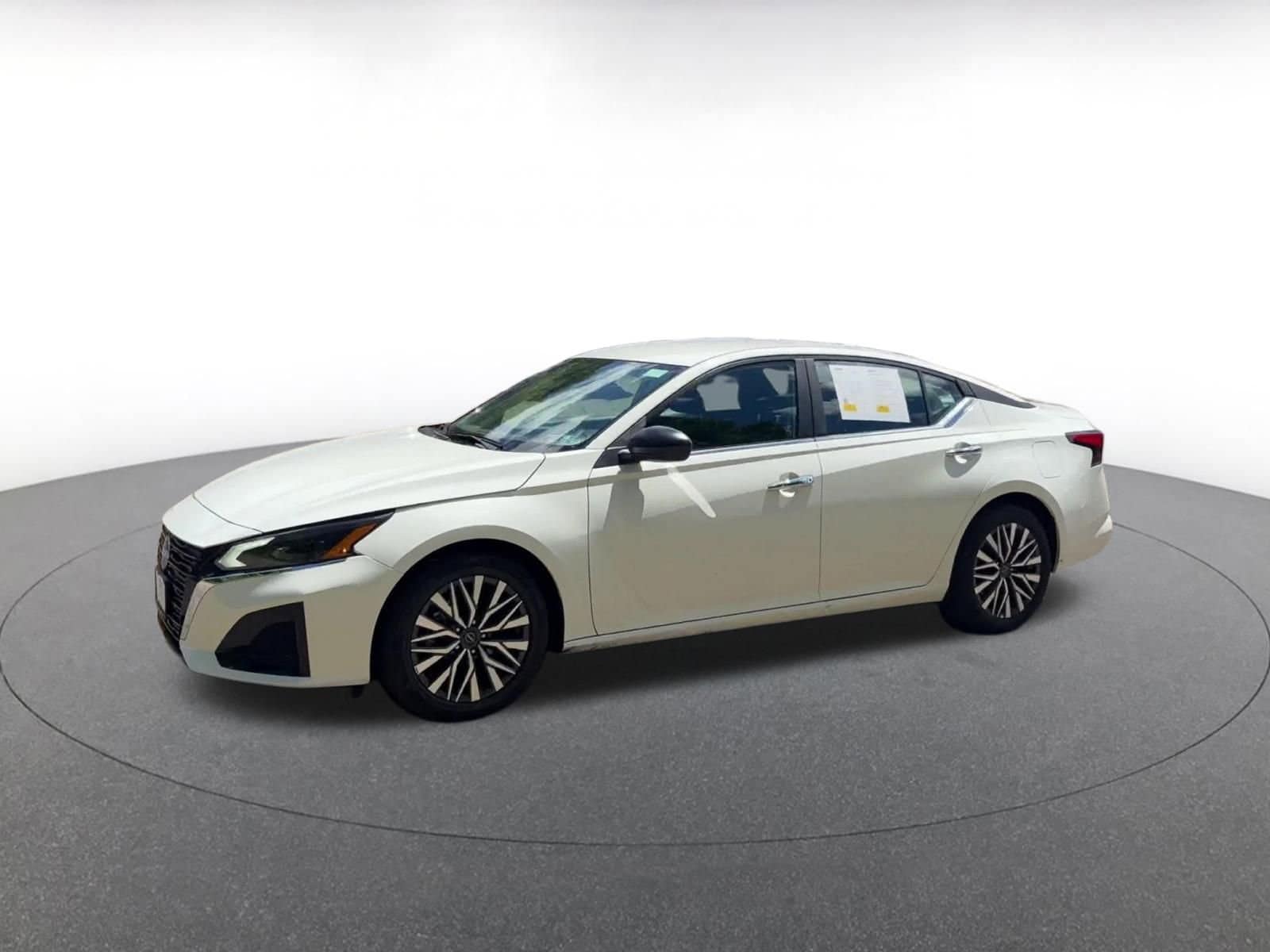 Thumbnail: 2025 Nissan Altima - 8