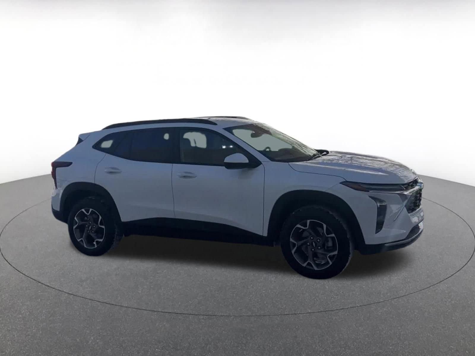 Thumbnail: 2025 Chevrolet Trax - 2