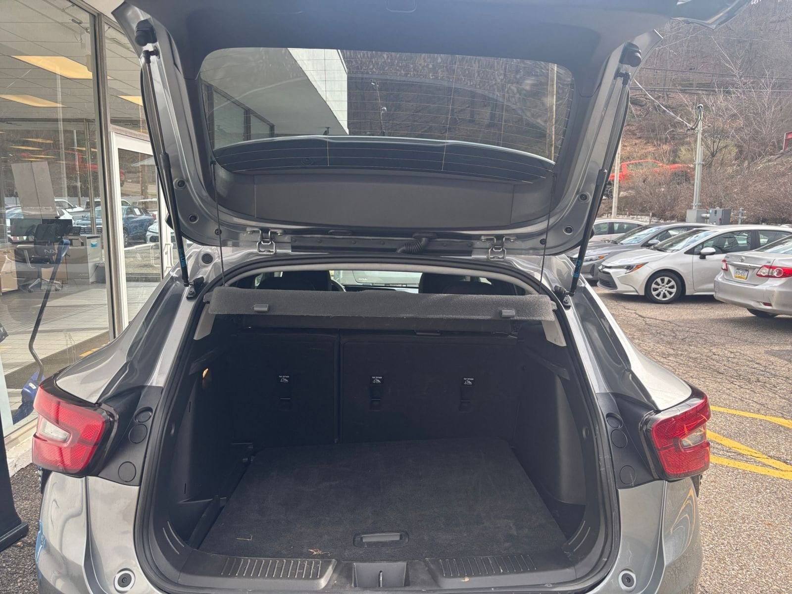 Thumbnail: 2025 Chevrolet Trax - 31