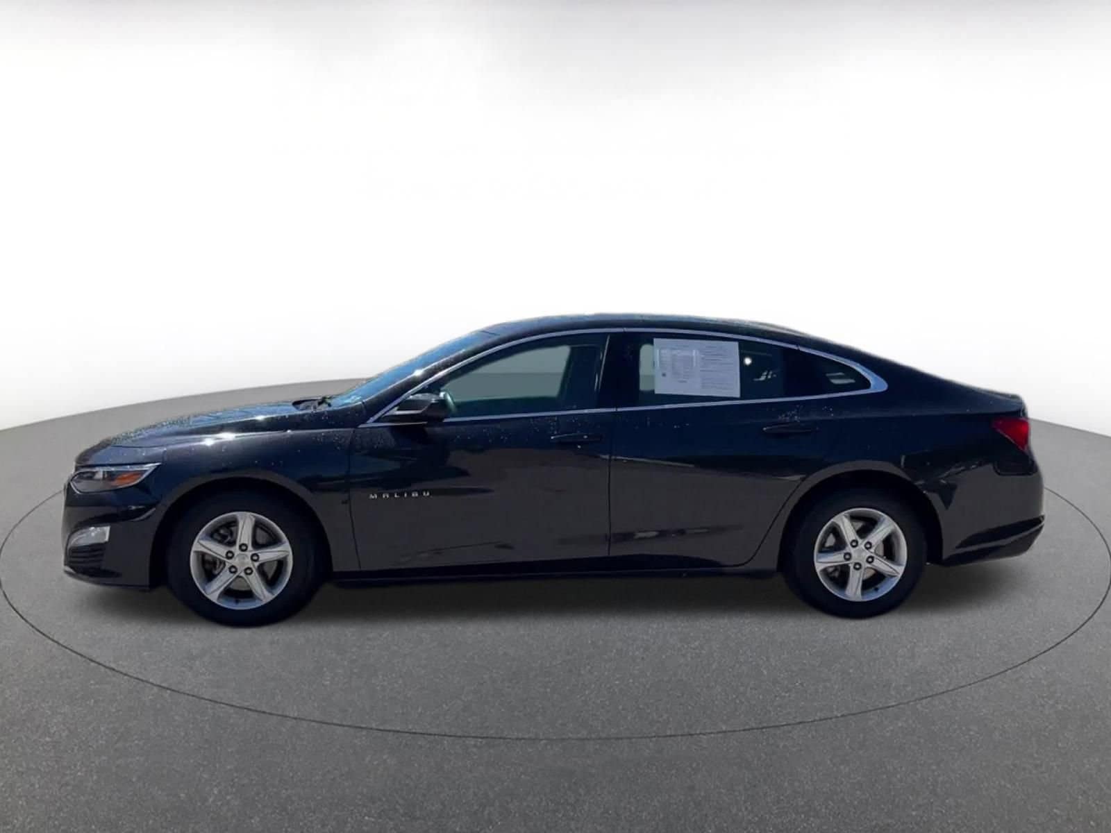 Thumbnail: 2023 Chevrolet Malibu - 9