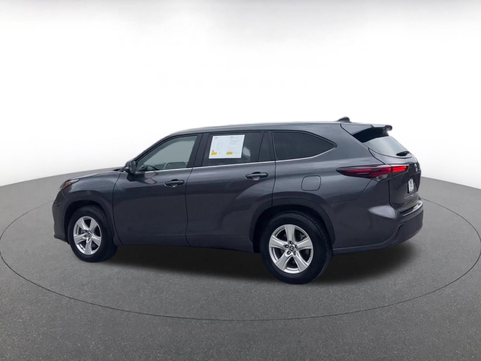 Thumbnail: 2025 Toyota Highlander - 10