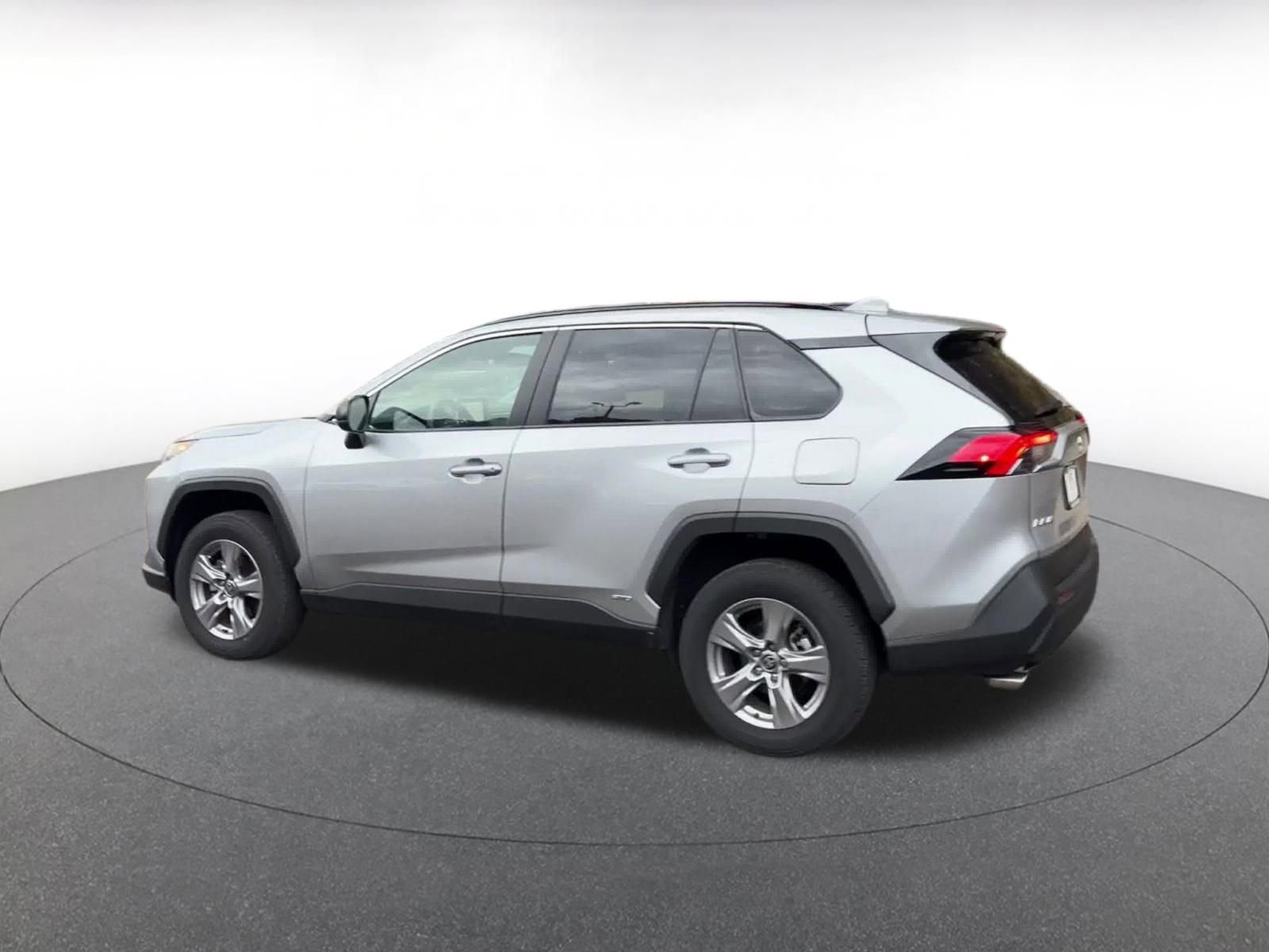 Thumbnail: 2025 Toyota RAV4 - 10