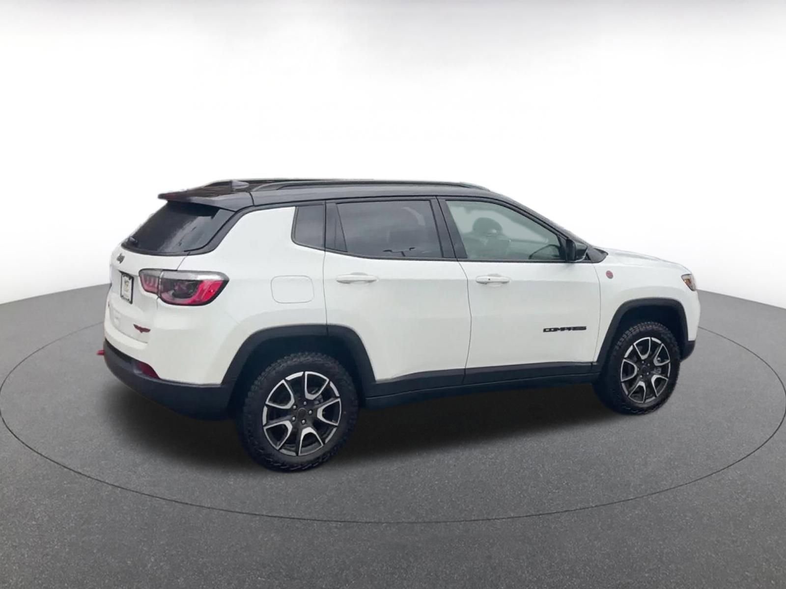 Thumbnail: 2025 Jeep Compass - 15