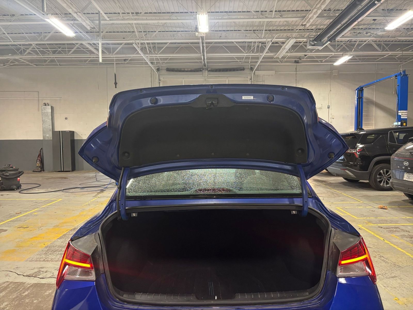 Thumbnail: 2025 Hyundai Elantra - 30