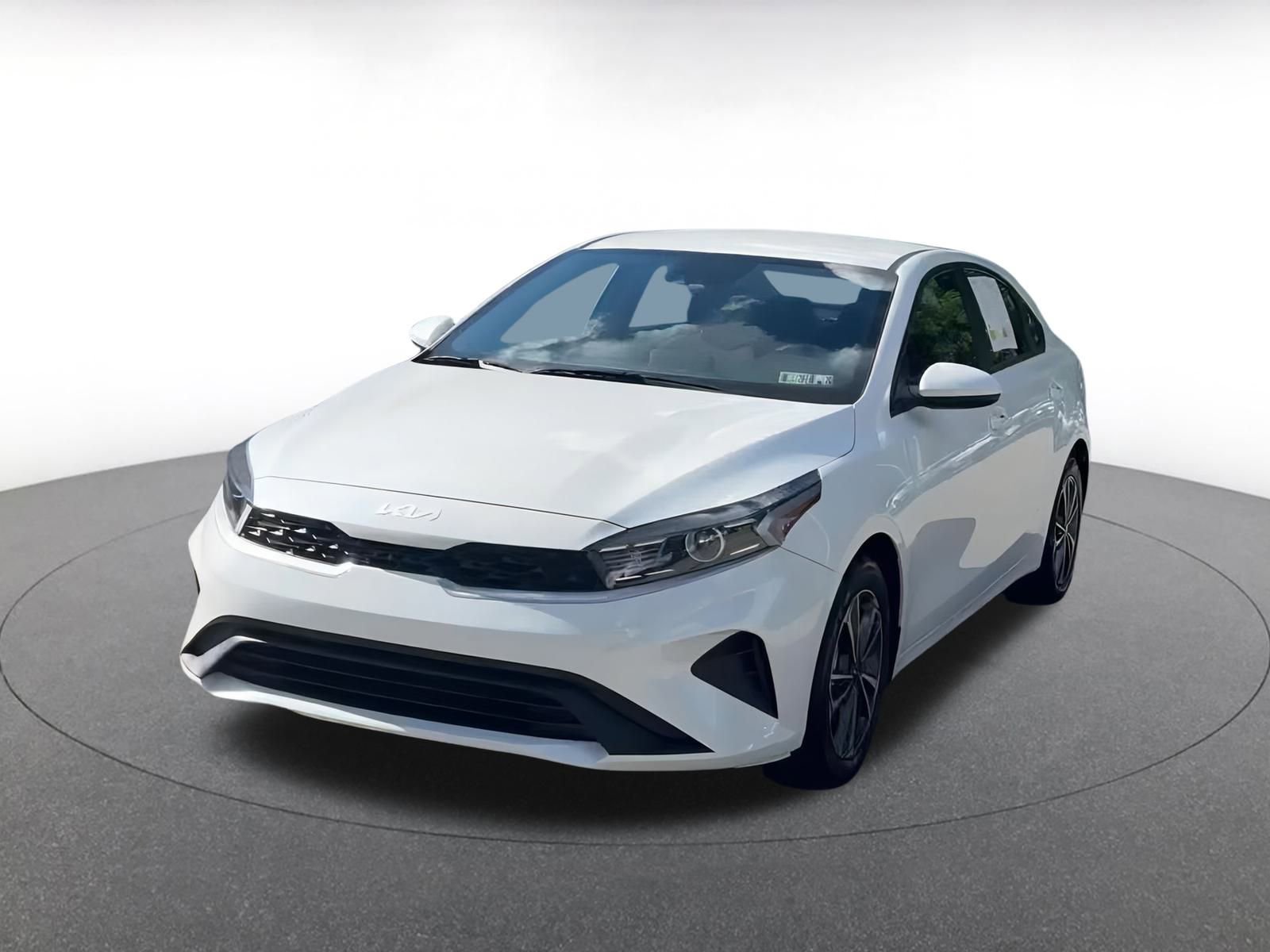 Thumbnail: 2024 Kia Forte - 7
