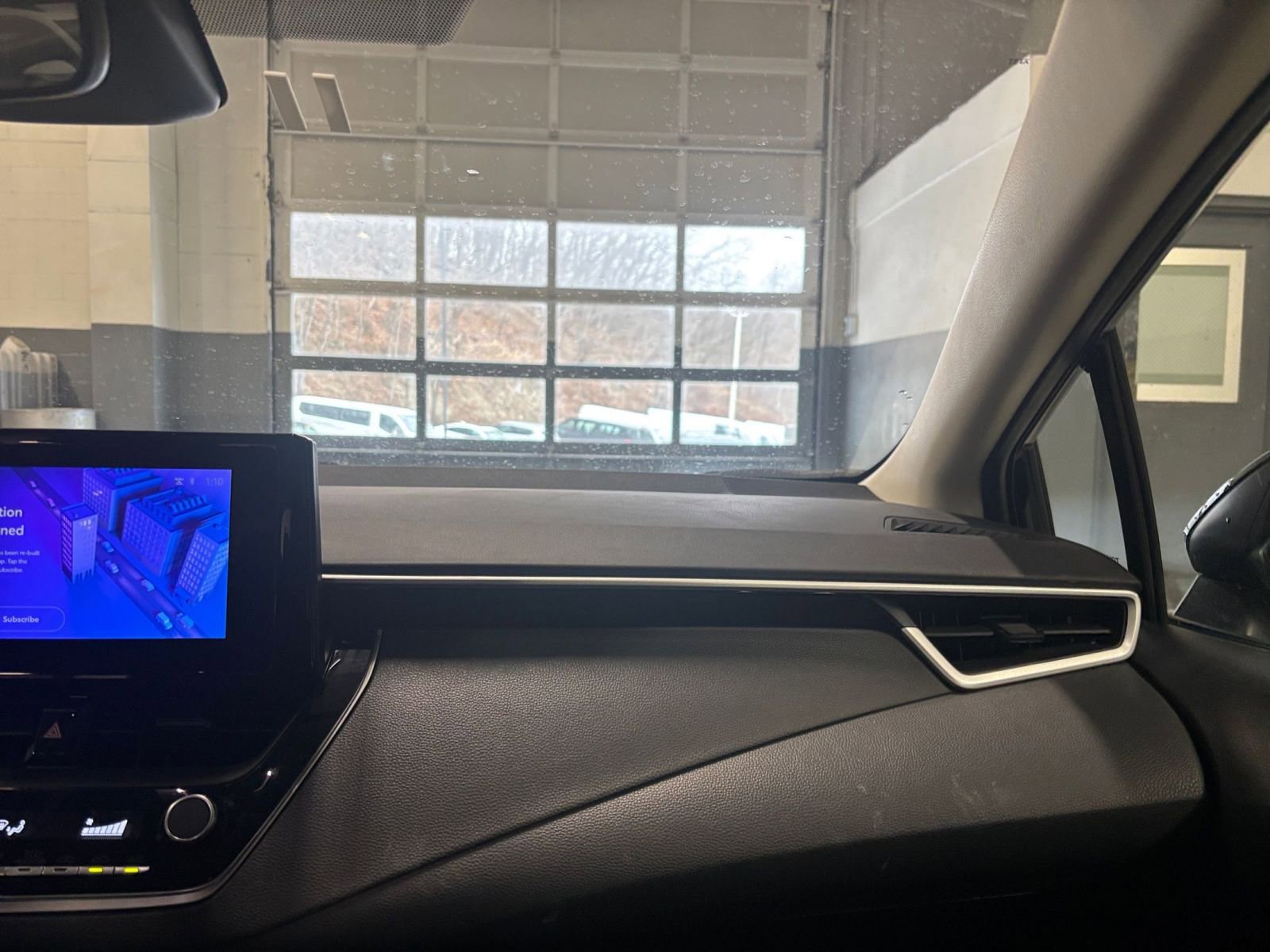 Thumbnail: 2025 Toyota Corolla - 34