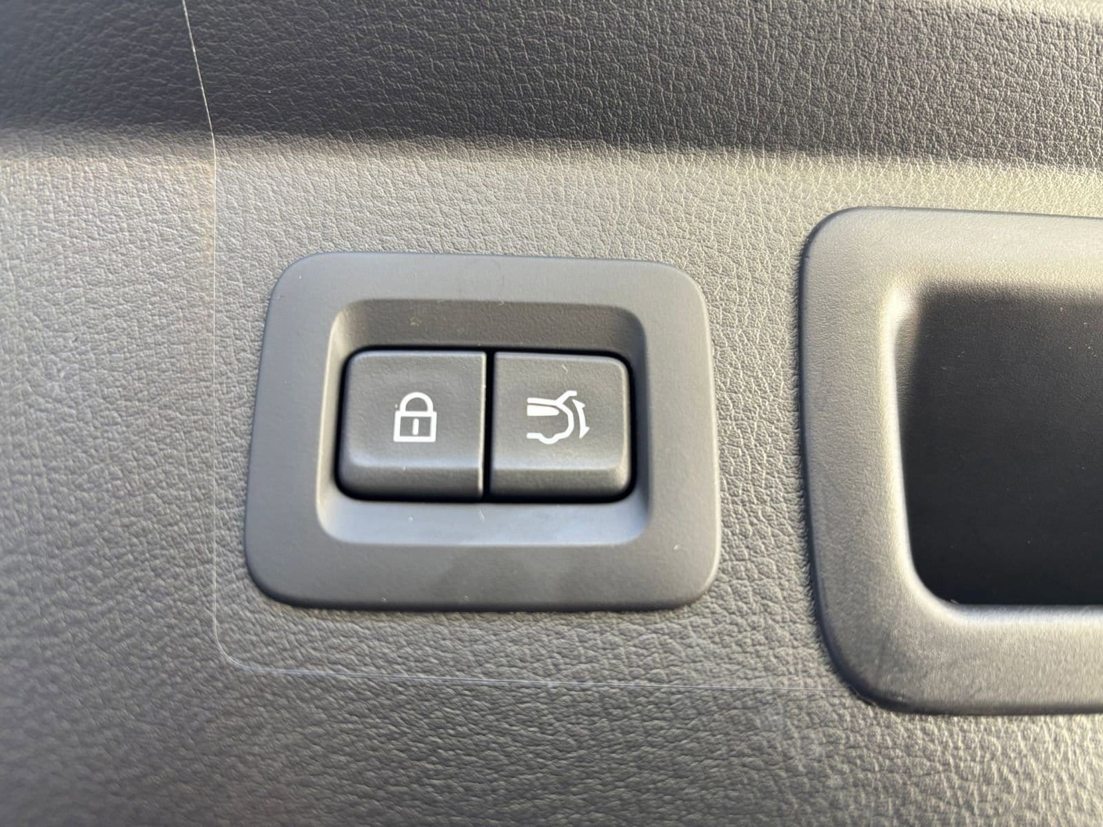 Thumbnail: 2025 Mazda CX-50 - 23