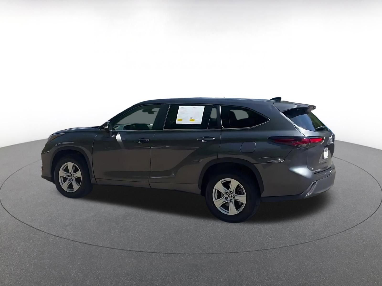 Thumbnail: 2025 Toyota Highlander - 10