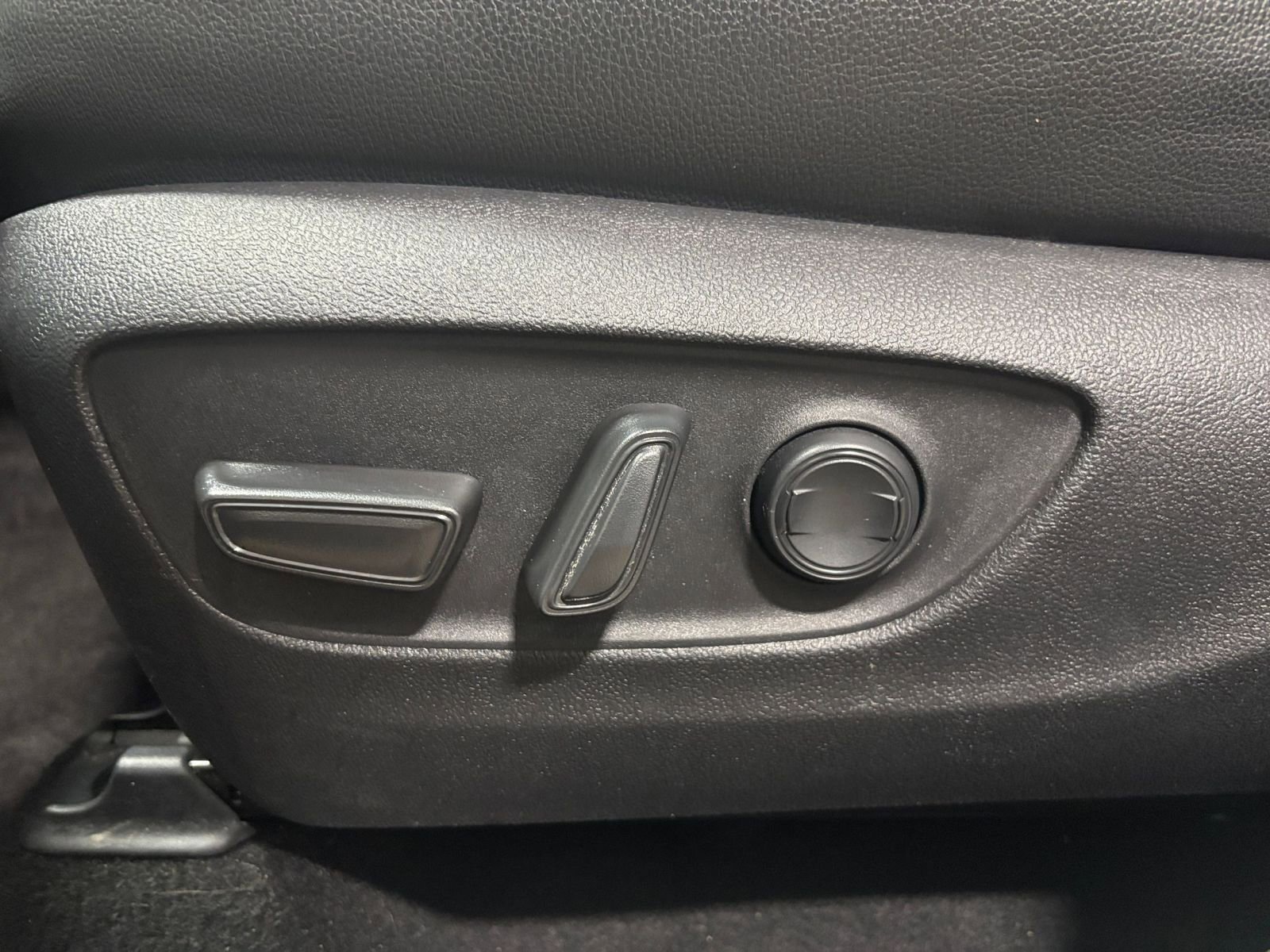 Thumbnail: 2025 Toyota Grand Highlander - 24