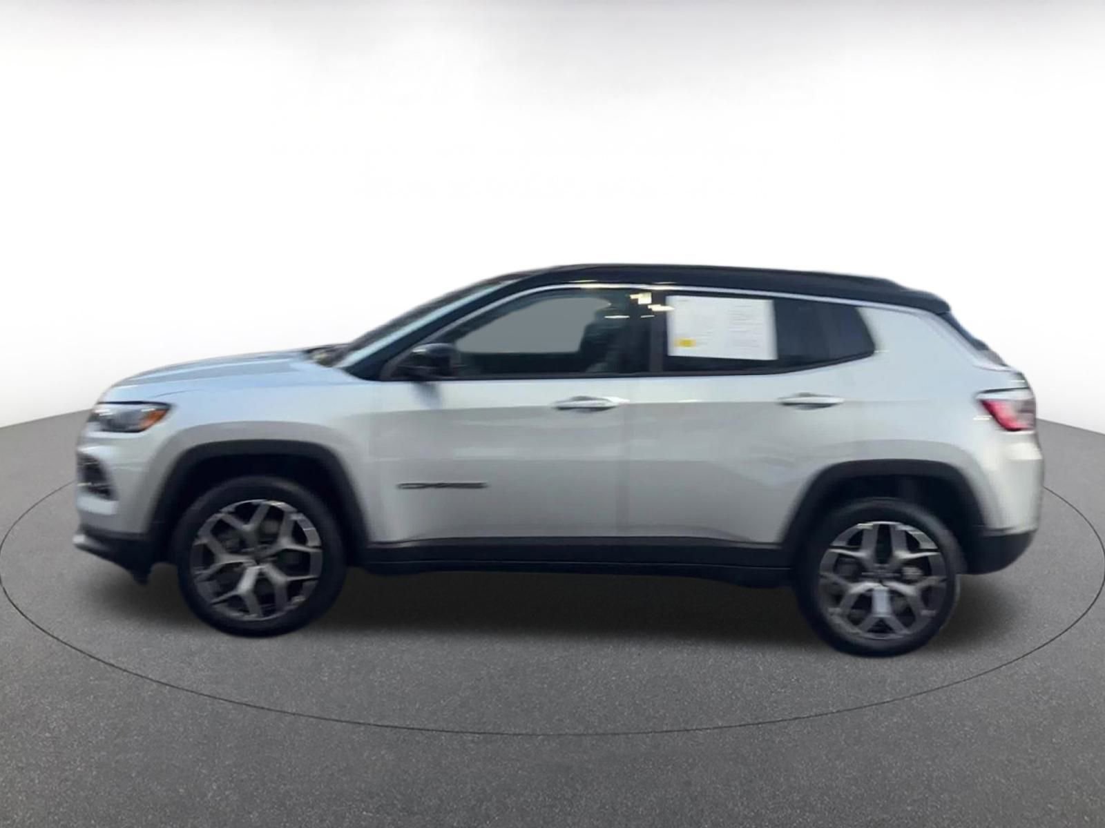 Thumbnail: 2025 Jeep Compass - 9