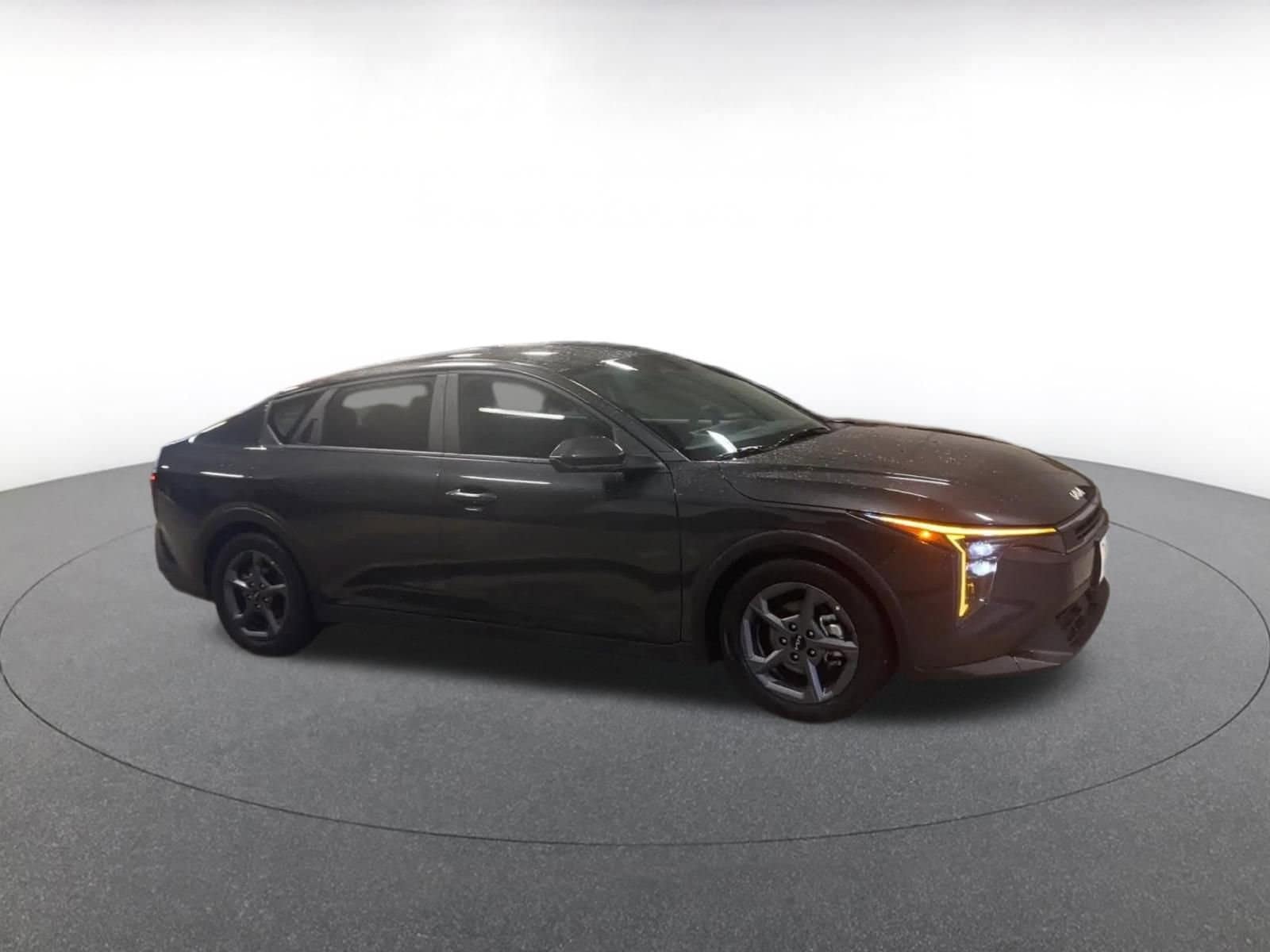 Thumbnail: 2025 Kia K4 - 2