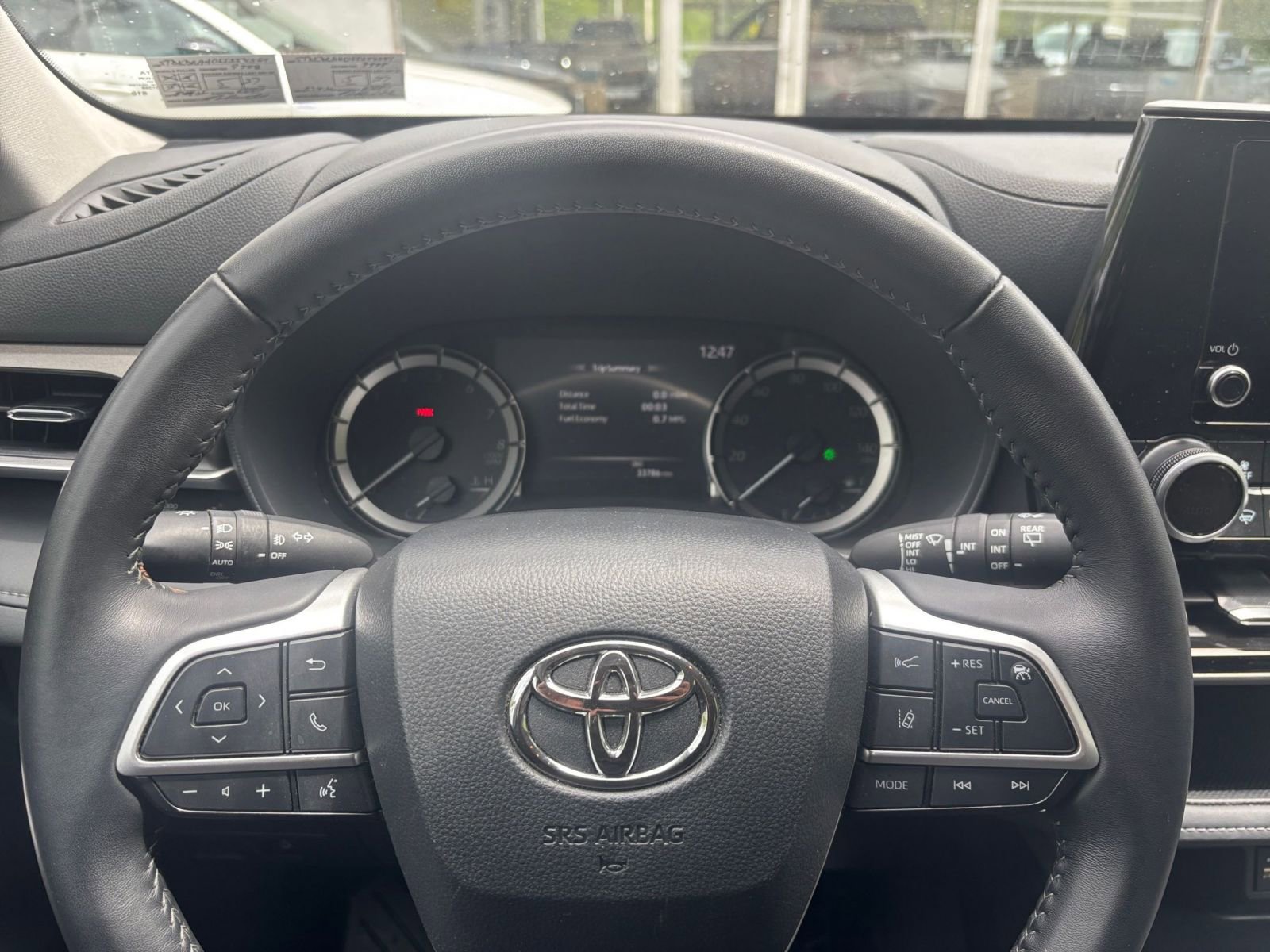 Thumbnail: 2025 Toyota Highlander - 31