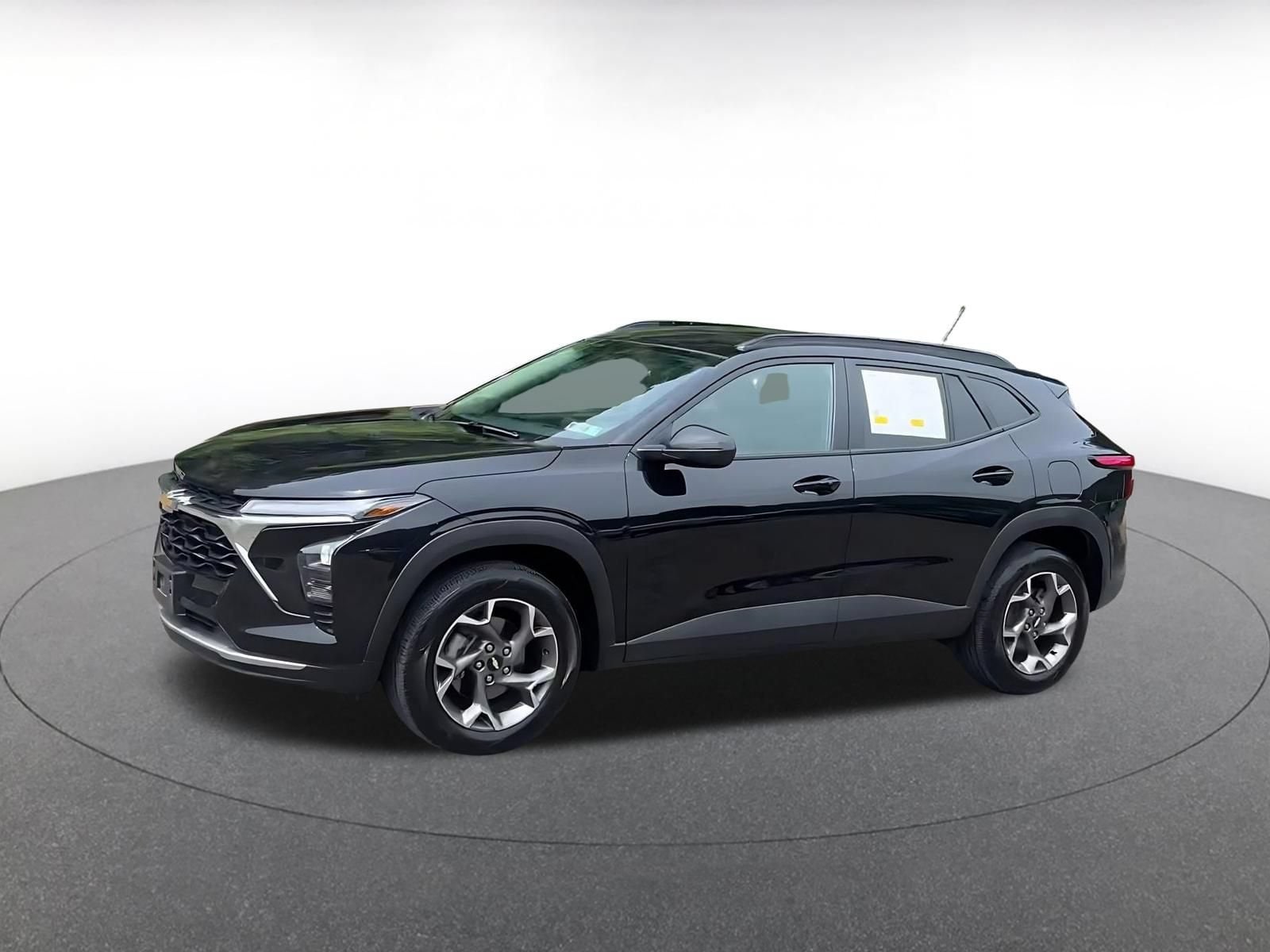 Thumbnail: 2025 Chevrolet Trax - 8