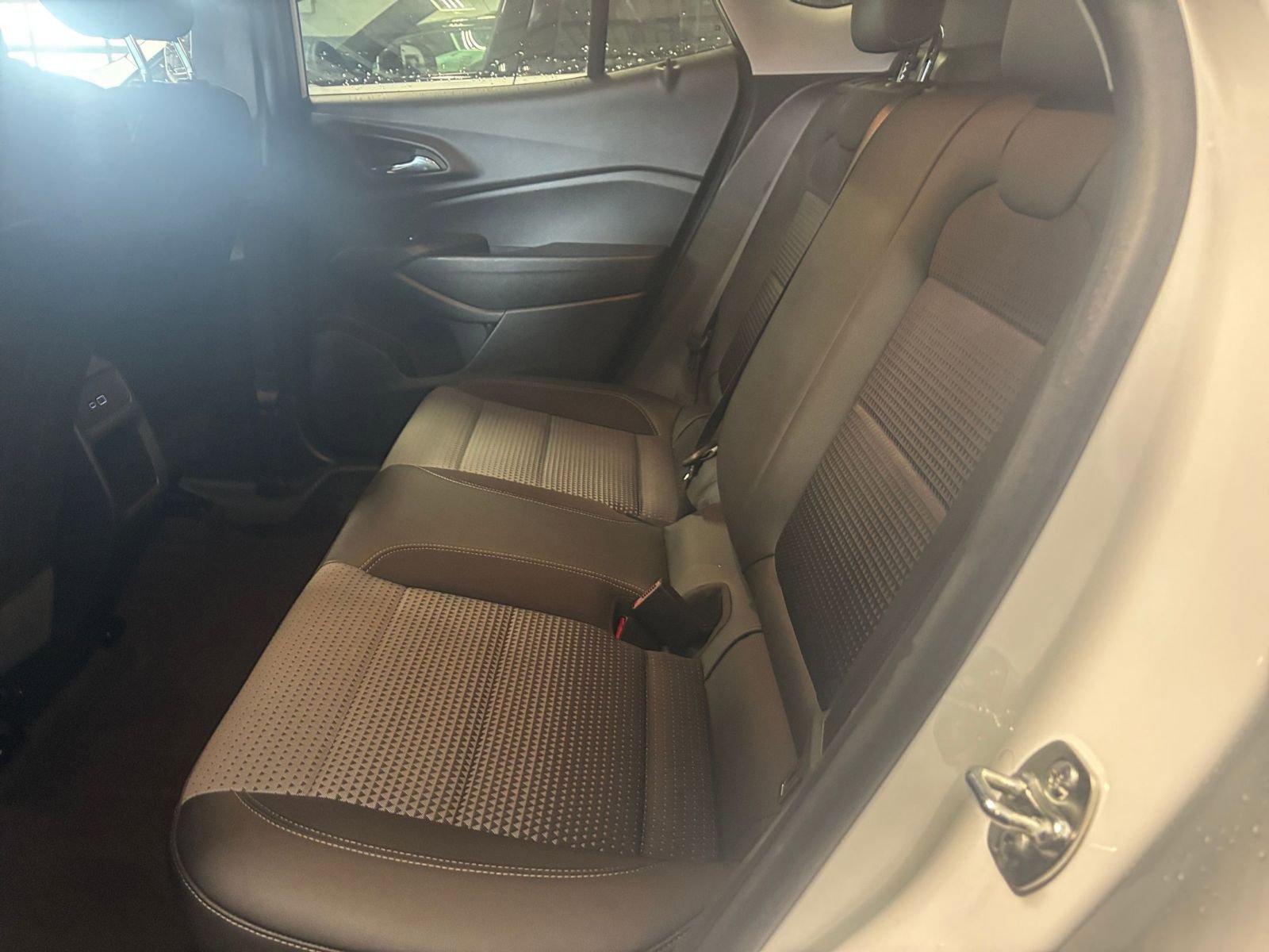 Thumbnail: 2025 Chevrolet Trax - 25