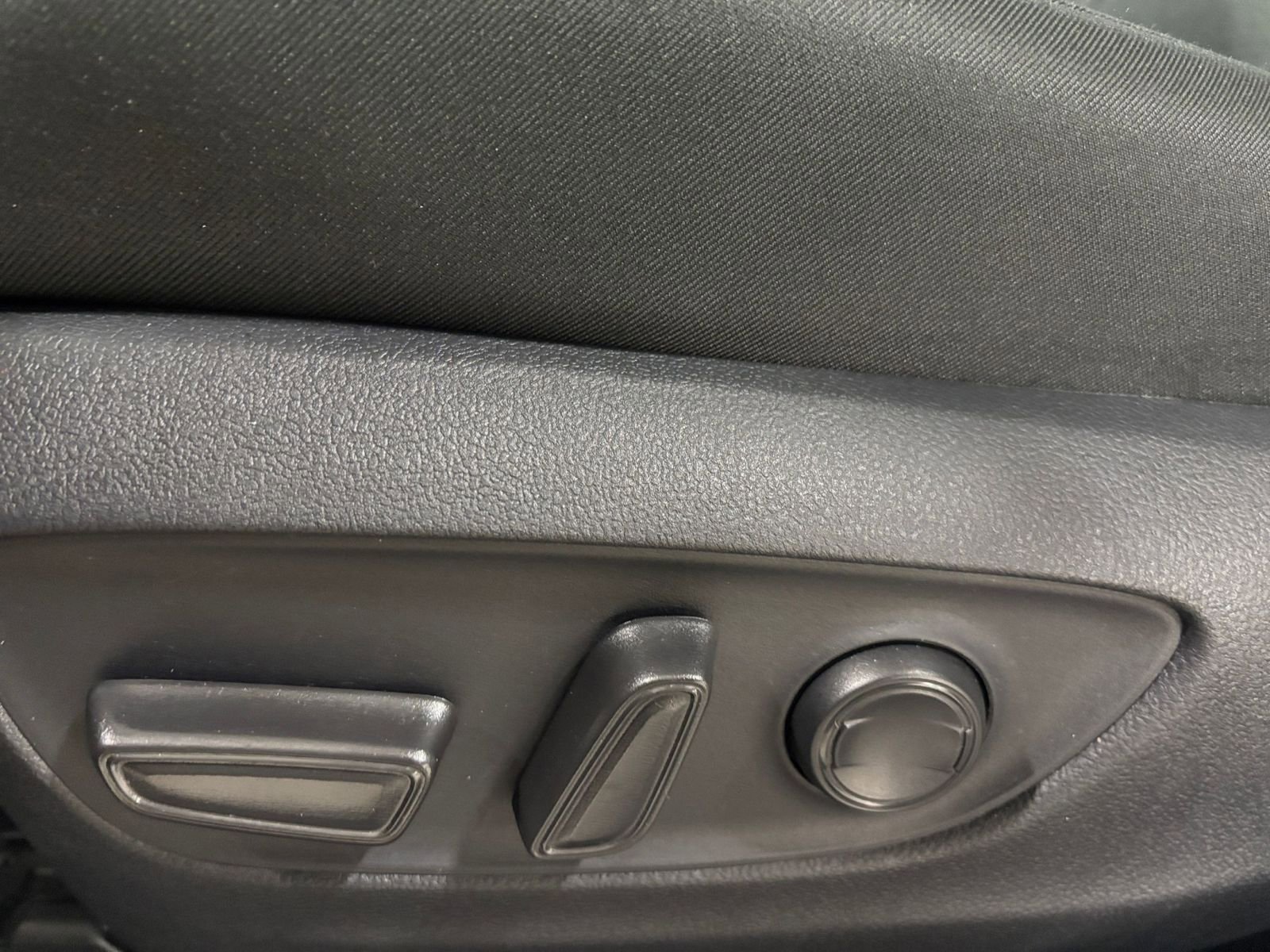 Thumbnail: 2025 Toyota RAV4 - 23