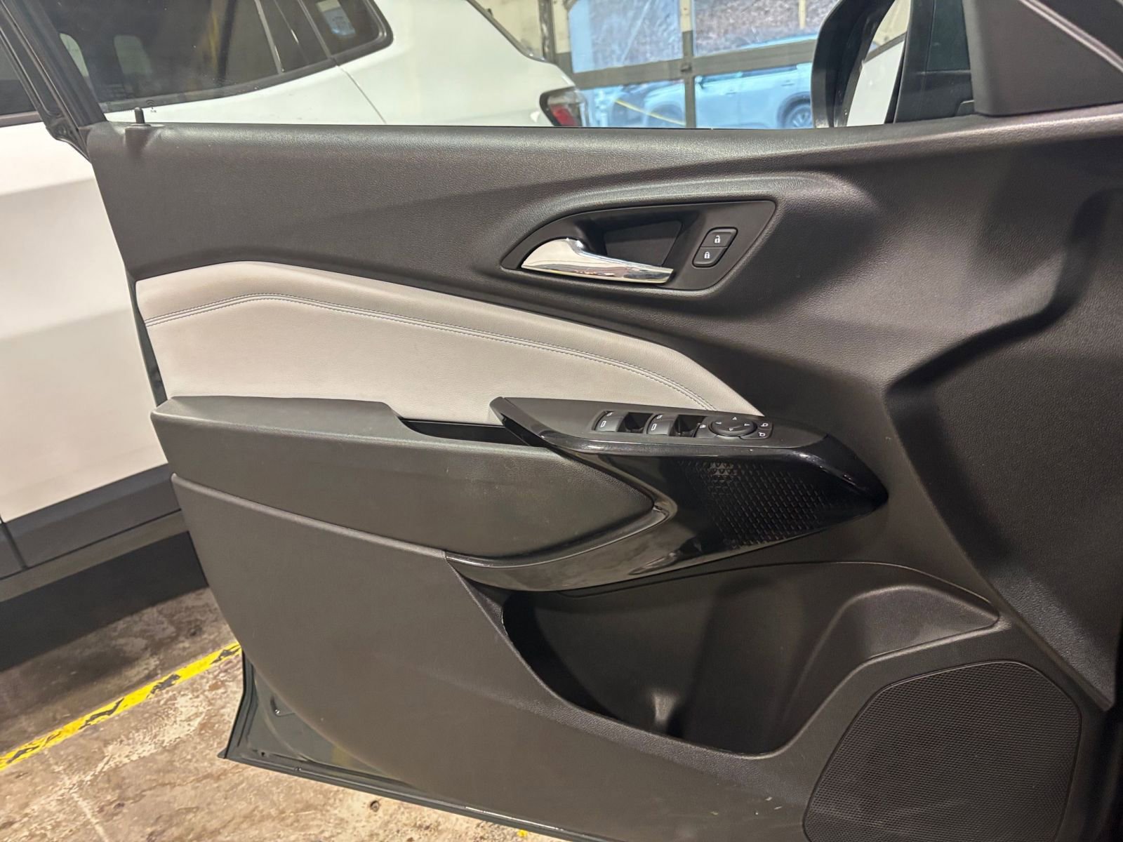 Thumbnail: 2025 Chevrolet Trax - 20