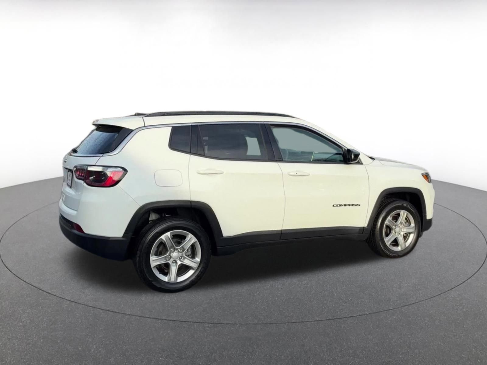 Thumbnail: 2023 Jeep Compass - 14