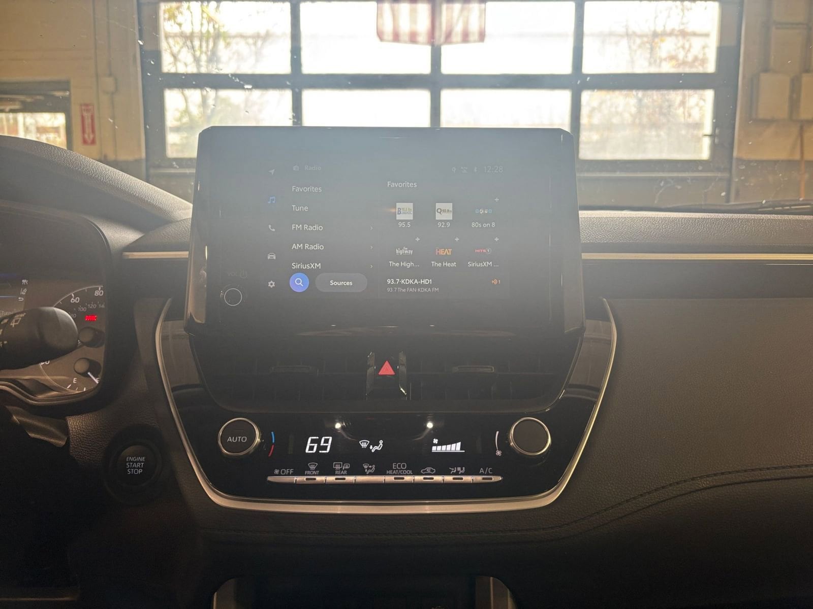 Thumbnail: 2025 Toyota Corolla Cross - 18