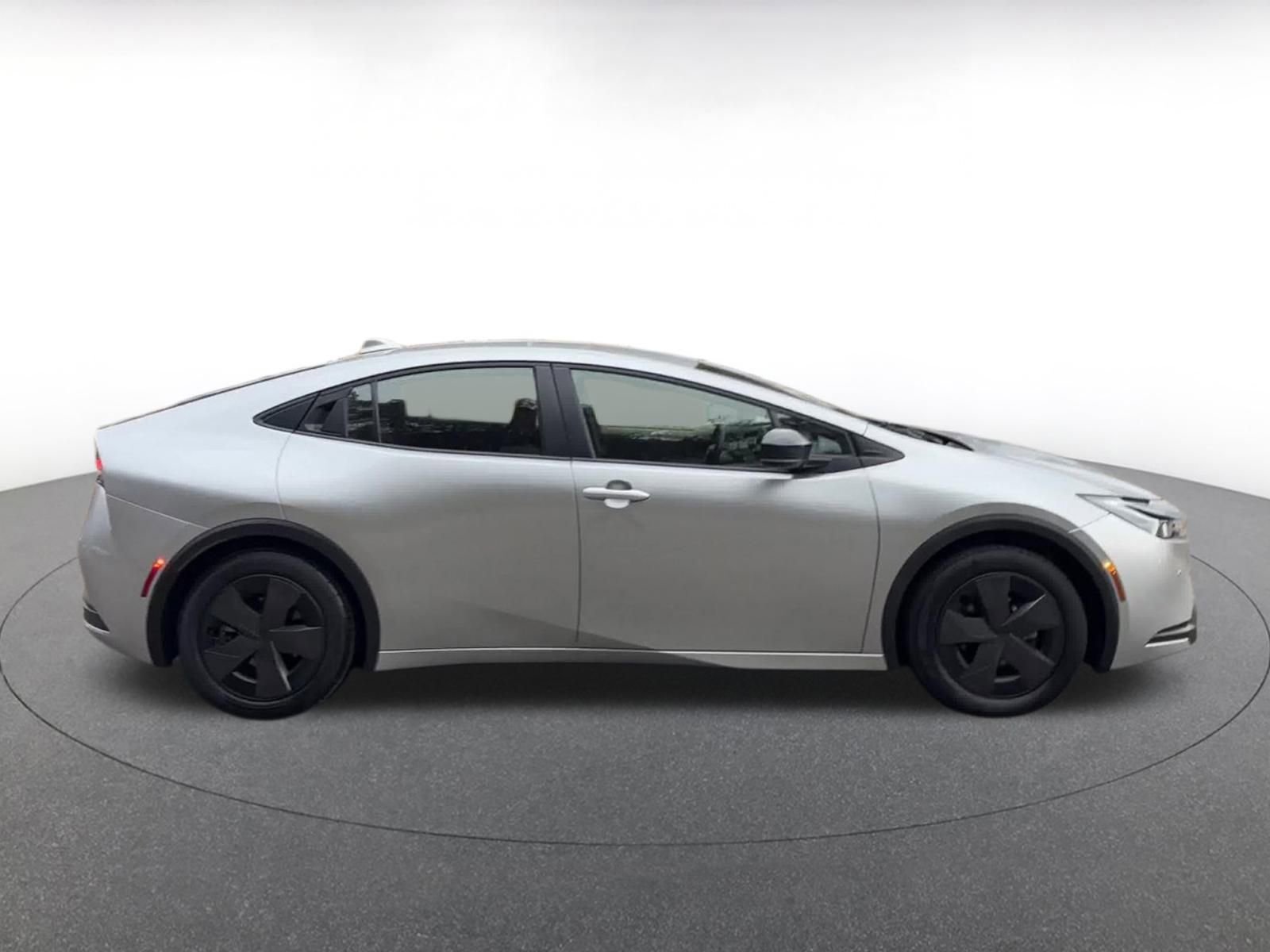 Thumbnail: 2025 Toyota Prius - 16