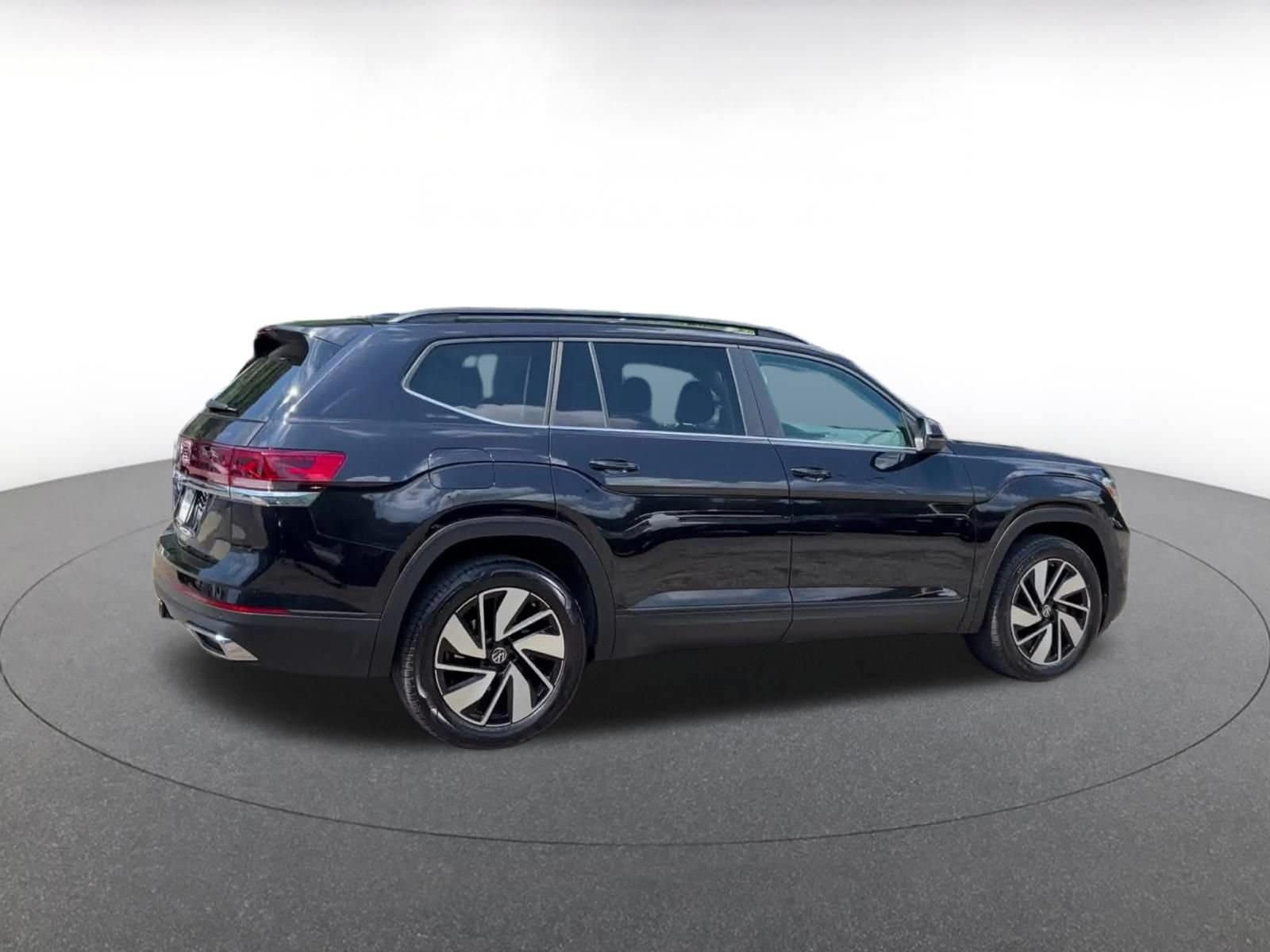 Thumbnail: 2026 Volkswagen Atlas - 14