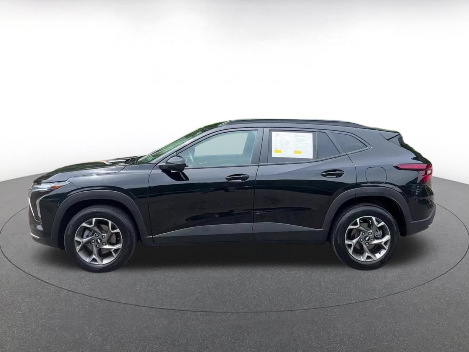 Thumbnail: 2025 Chevrolet Trax - 9